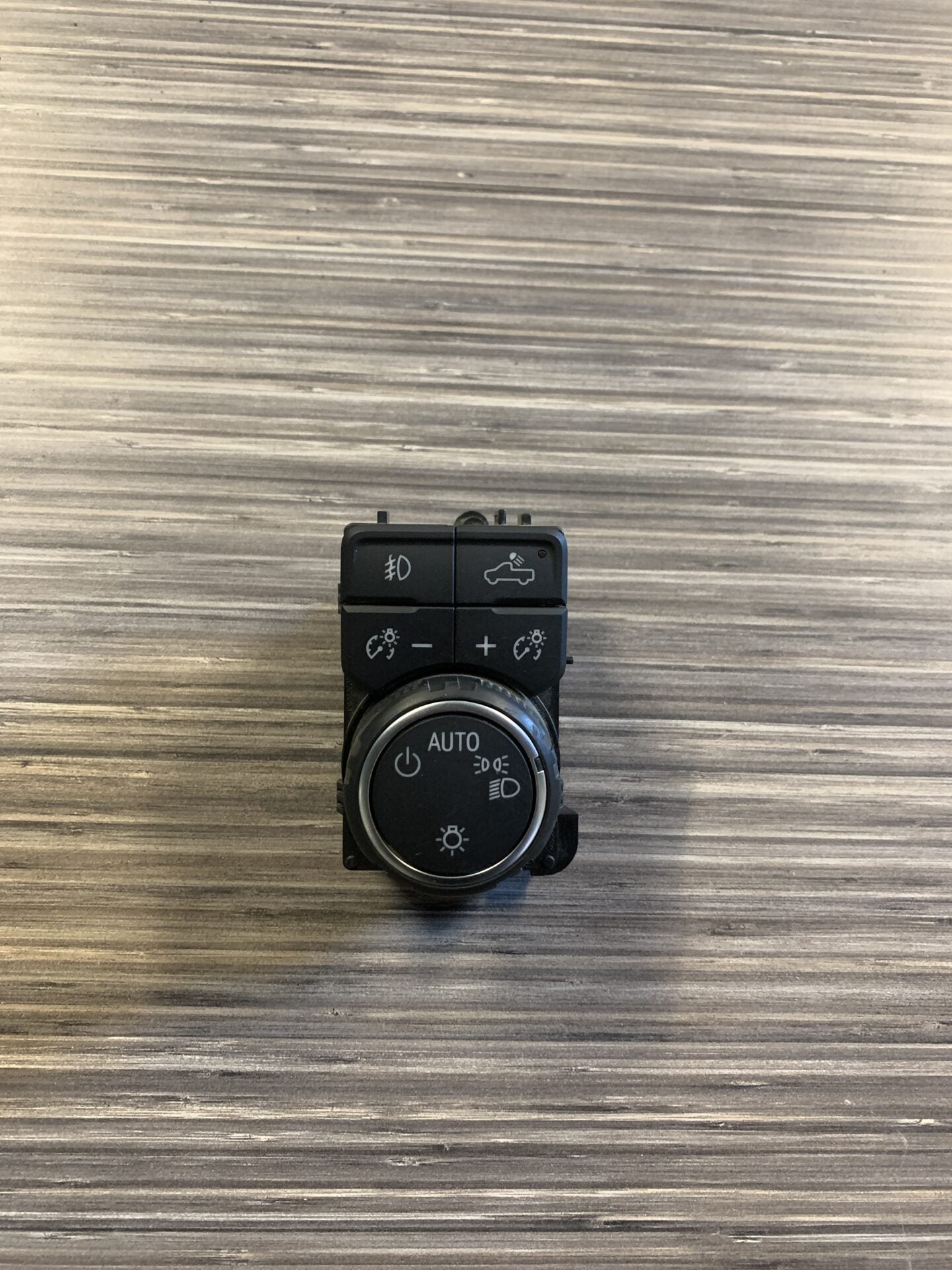 2020 - 2023 CHEVY SILVERADO 1500 / 2500 / 3500 BLACK HEADLAMP SWITCH 84526540