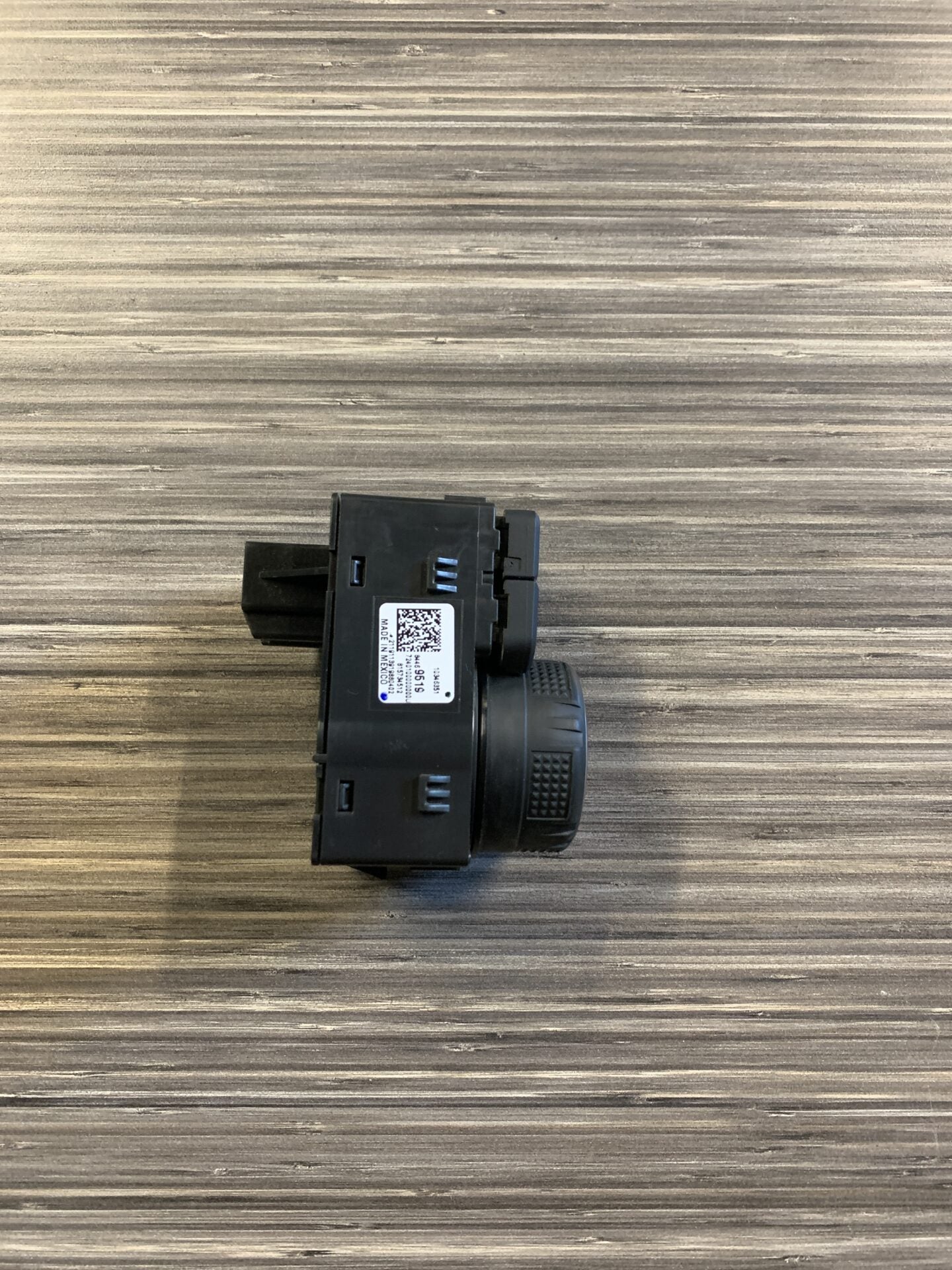 2020 - 2023 CHEVY SILVERADO 1500 / 2500 / 3500 BLACK HEADLAMP SWITCH 84526540