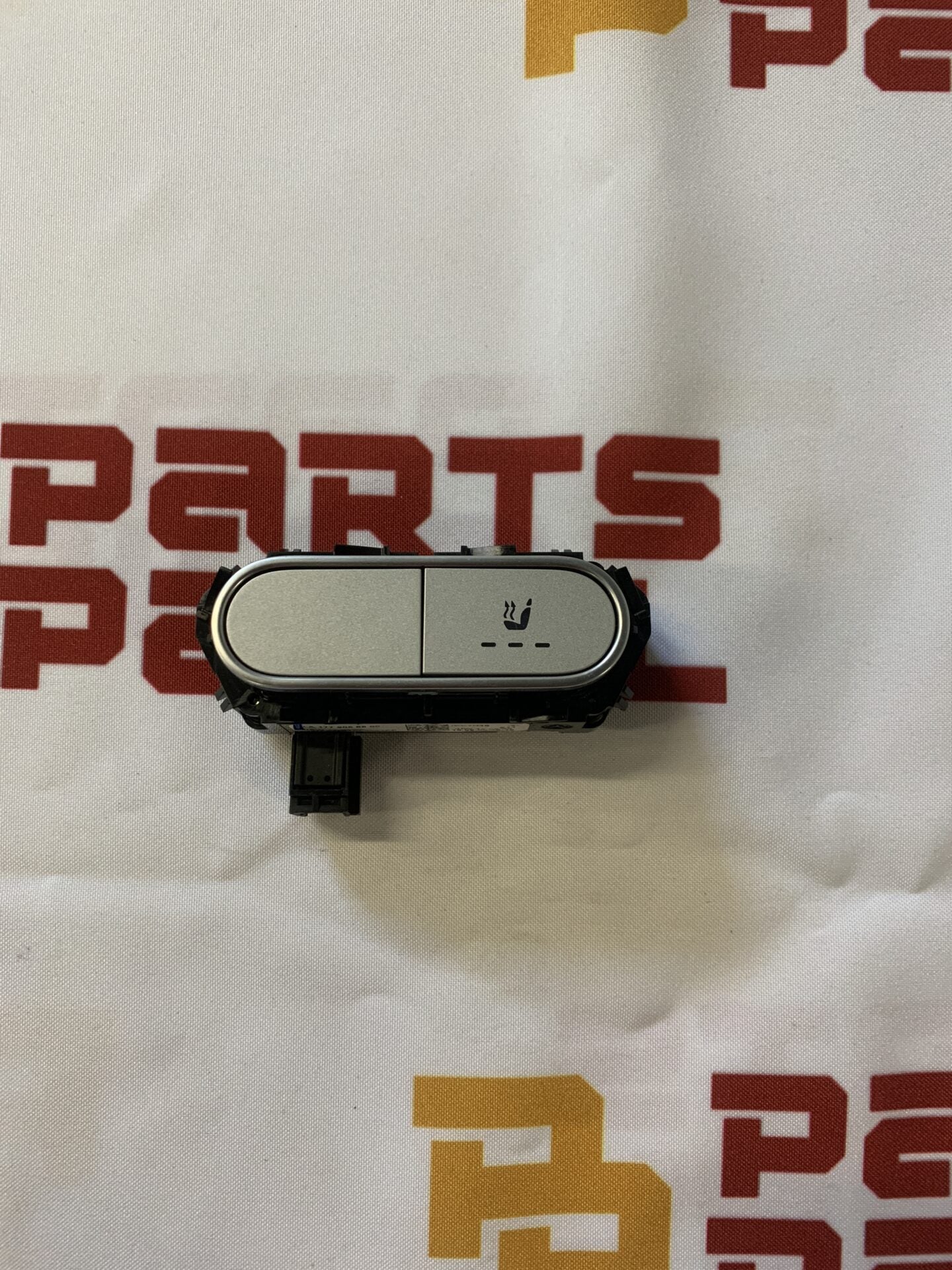 2020 - 2023 MERCEDES BENZ GLE 450 / W167 FRONT PASSENGER SIDE HEATED SEAT SWITCH A1779056800 