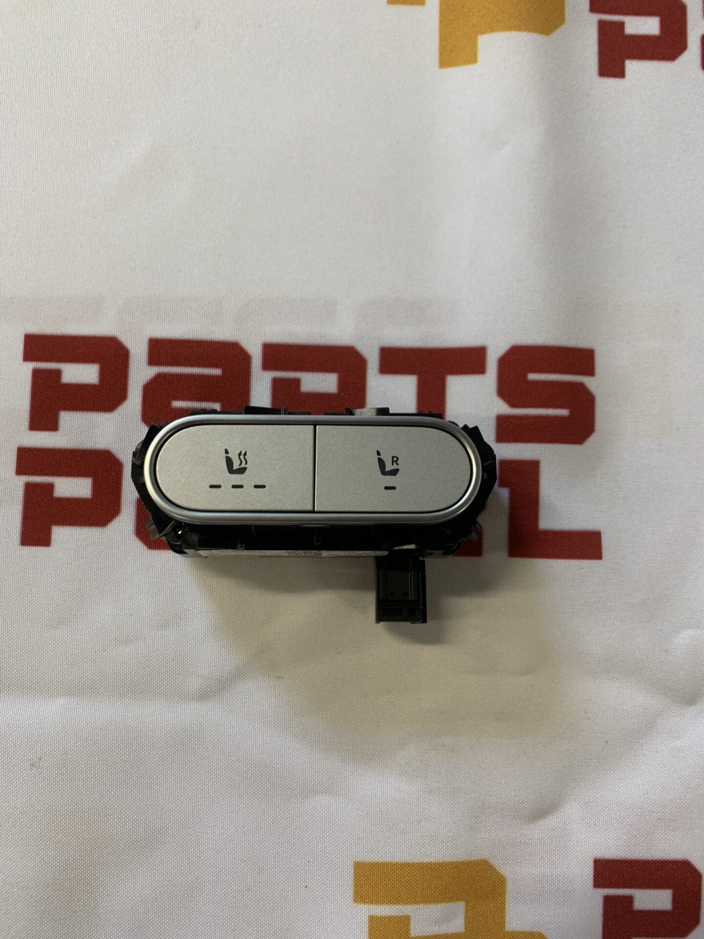 2020 - 2023 MERCEDES BENZ GLE 450 / W167 FRONT DRIVER SIDE HEATED SEAT SWITCH A1679059500
