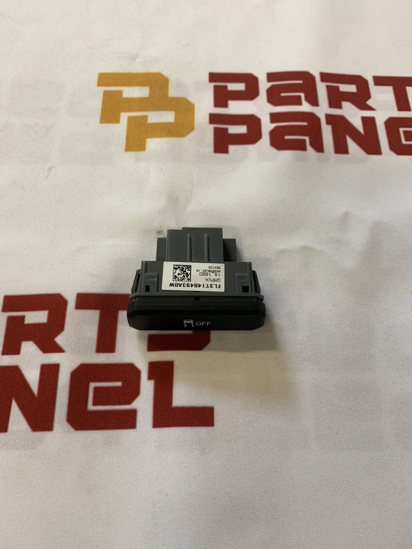 2015 - 2022 FORD F150 / EXPEDITION DASH TRACTION CONTROL SWITCH FL3T14B493ABW