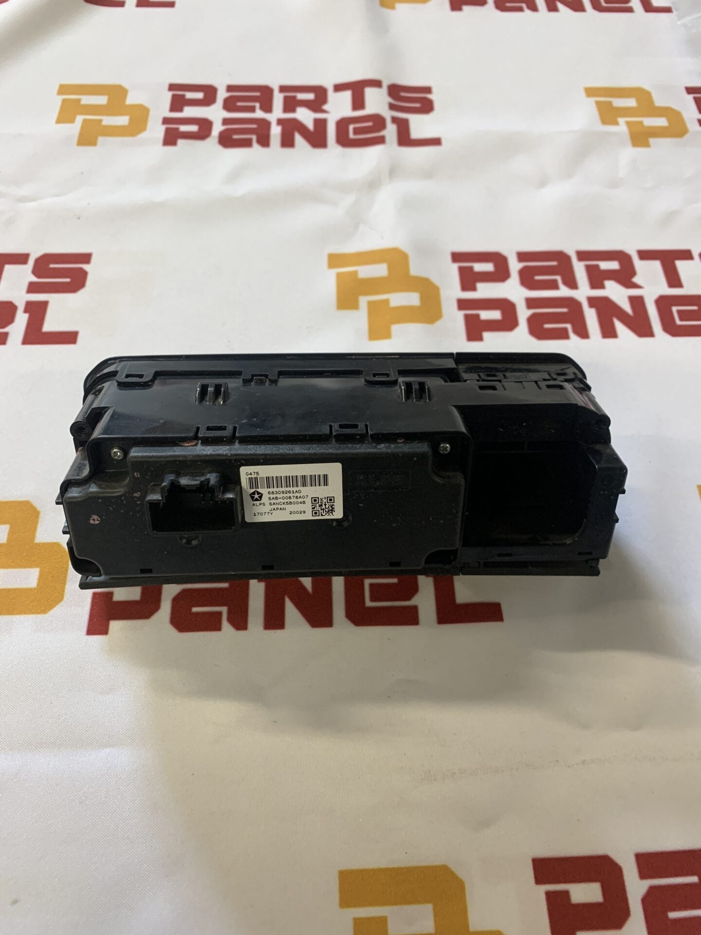 2019 - 2024 RAM 1500 / 2500 / 3500 MULTI SWITCH WITH TRAILER BRAKE SWITCH 68309261AD