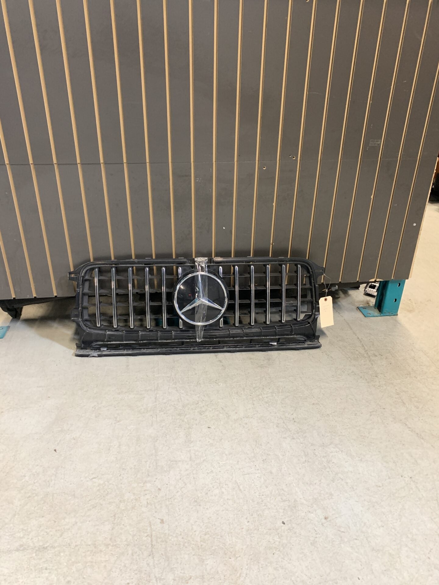 2019 - 2022 MERCEDES AMG G WAGON W463 FRONT GRILLE A4638885300