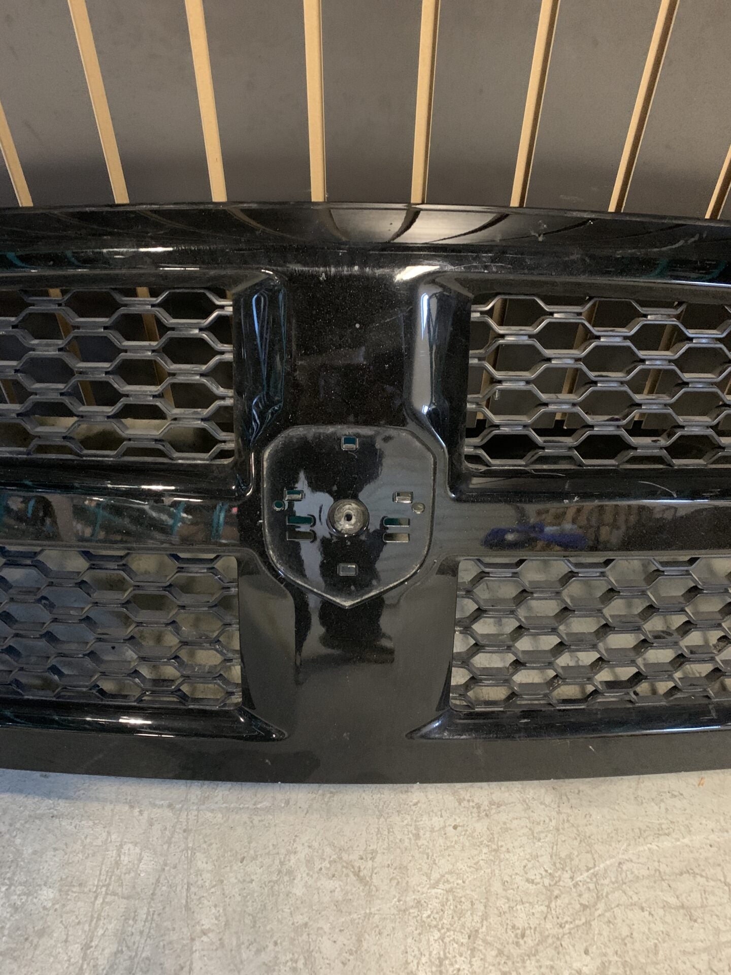 2013 - 2020 RAM 1500 FRONT GRILLE 5QX141XJAA