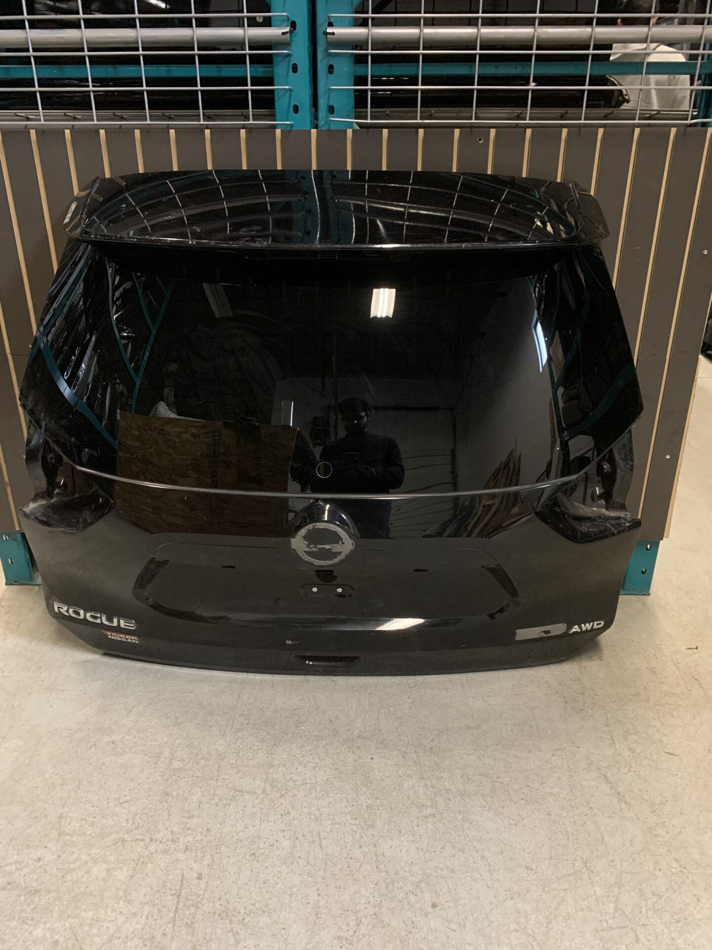 2014 - 2020 NISSAN ROGUE TAILGATE OEM