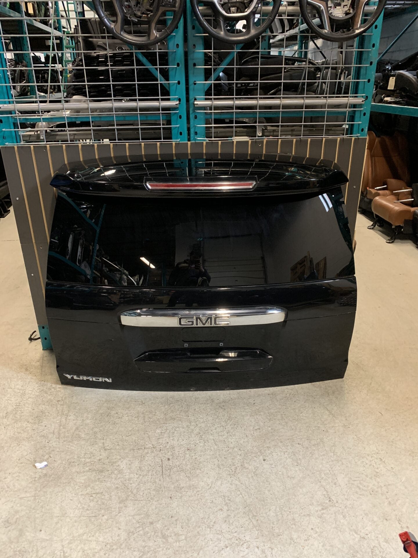 2015 - 2019 GMC YUKON DENALI TAILGATE