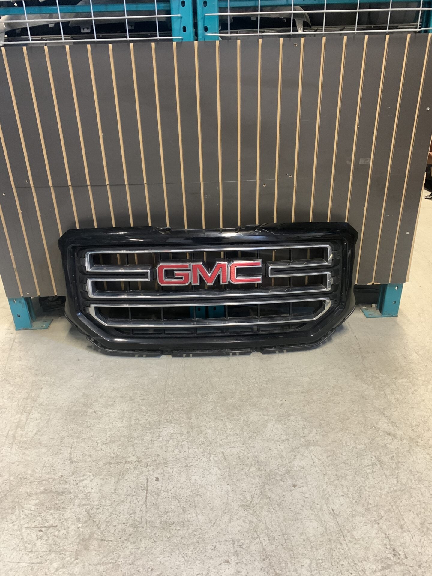 2016 - 2019 GMC SIERRA 1500 SLE FRONT GRILLE 23244425