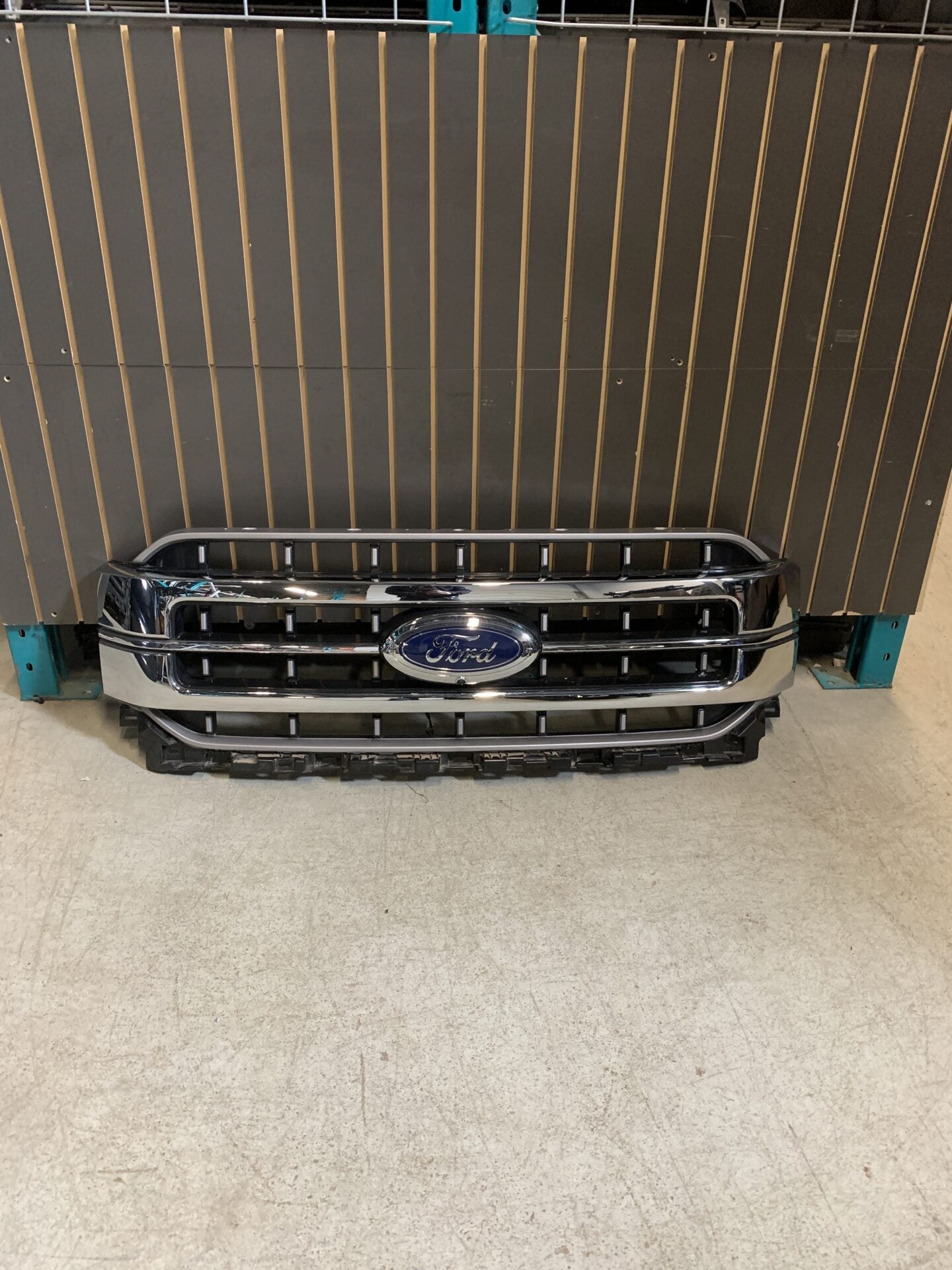 2021 - 2023 FORD F150 LARIAT FRONT CHROME GRILLE WITH CAMERA ML34-8200 FEW