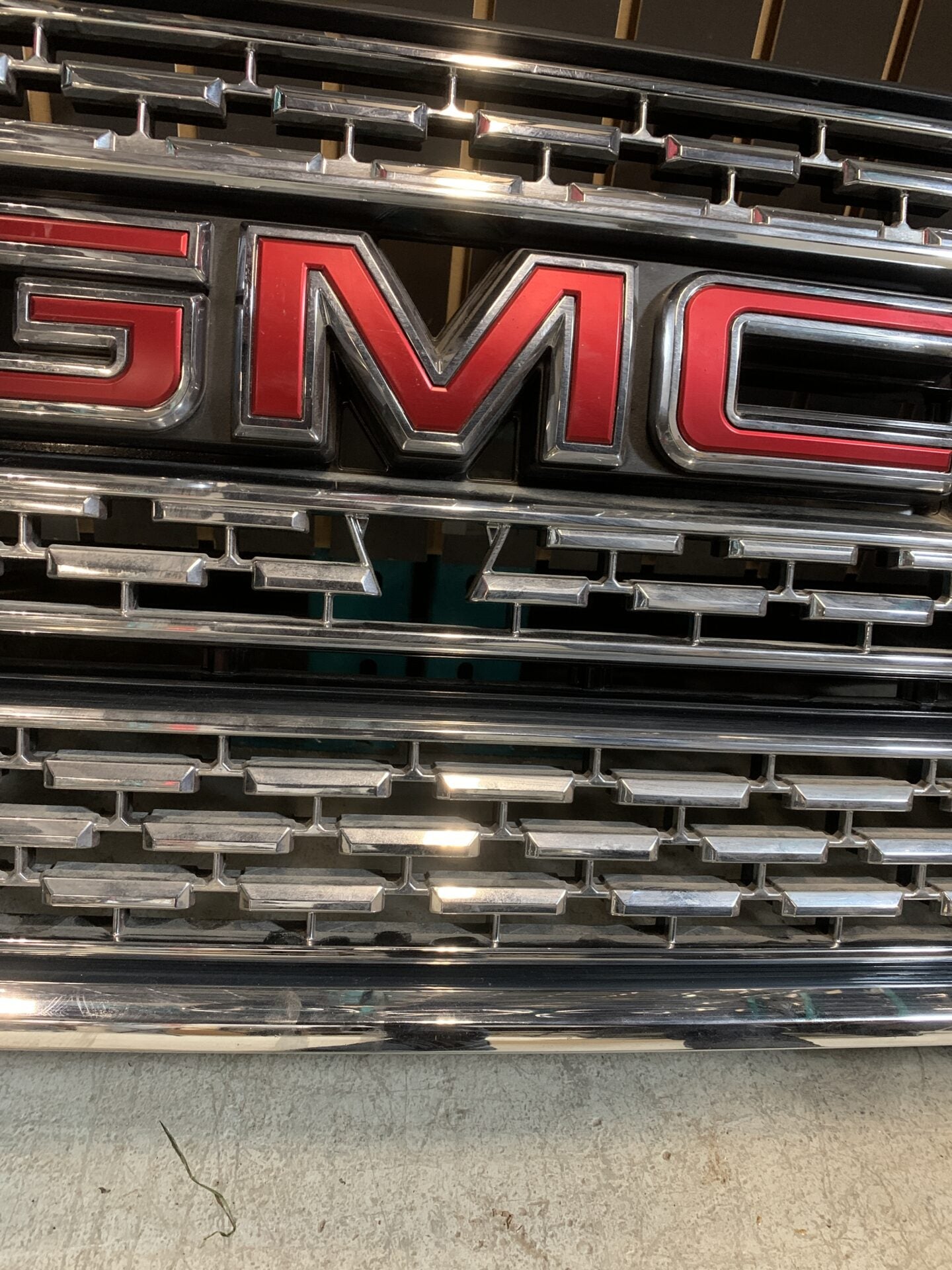 CALANDRE AVANT CHROMÉE GMC SIERRA DENALI 2500 / 3500 2020 - 2022 84691993