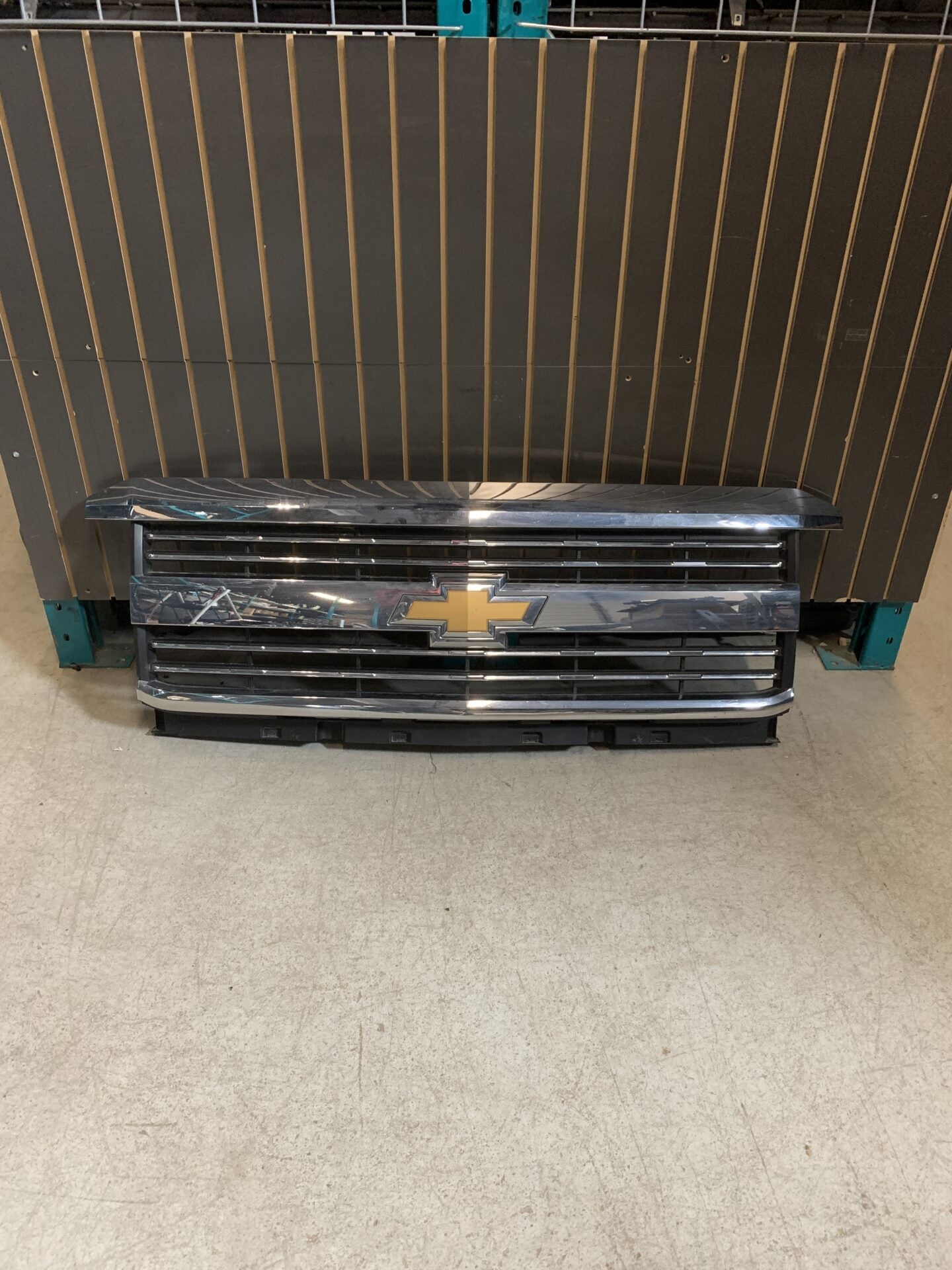 2015 - 2019 CHEVY SILVERADO 2500 / 3500 FRONT GRILLE CHROME 23335276