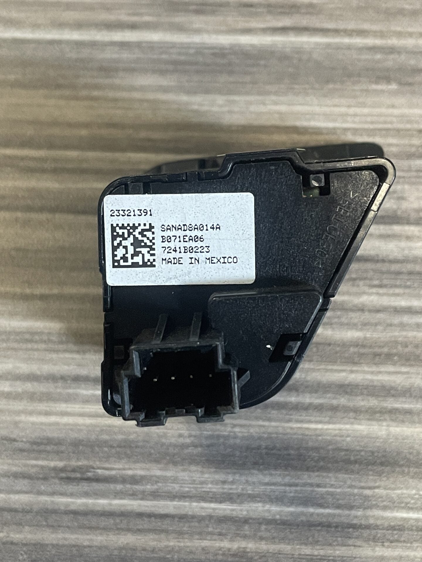2016 - 2019 GMC SIERRA / CHEVY SILVERADO 1500 2500 3500 PASSENGER SIDE SEAT HEAT AND COOL SWITCH 23321391