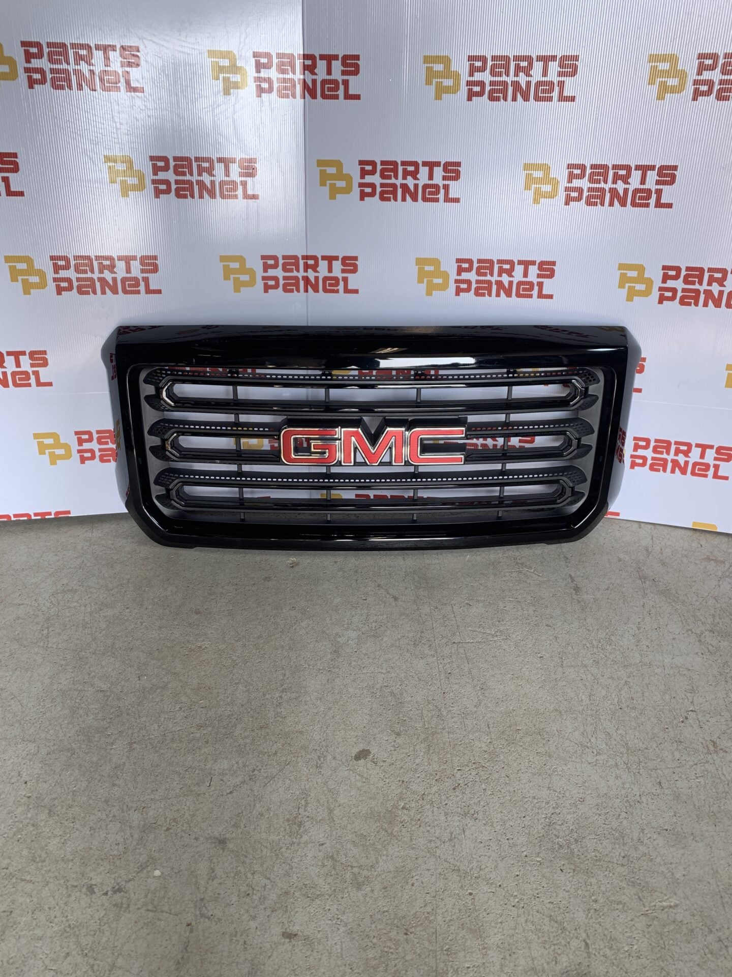 2015 – 2019 GMC SIERRA 2500 / 3500 FRONT GRILLE BLACK BARS 23210303