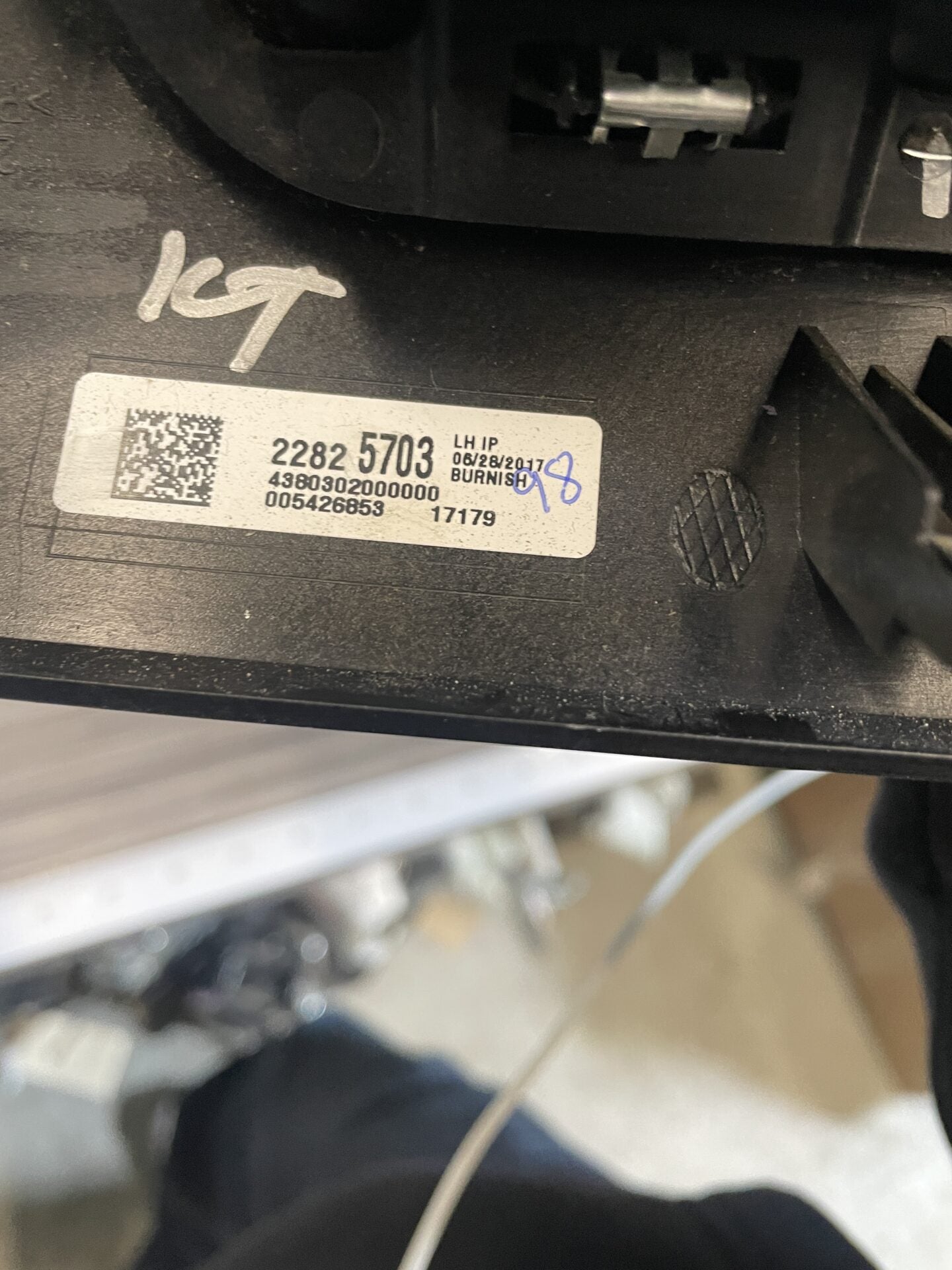 2014 - 2019 GMC SIERRA 1500 HEADLAMP TOW DASH SWITCHES 22825703