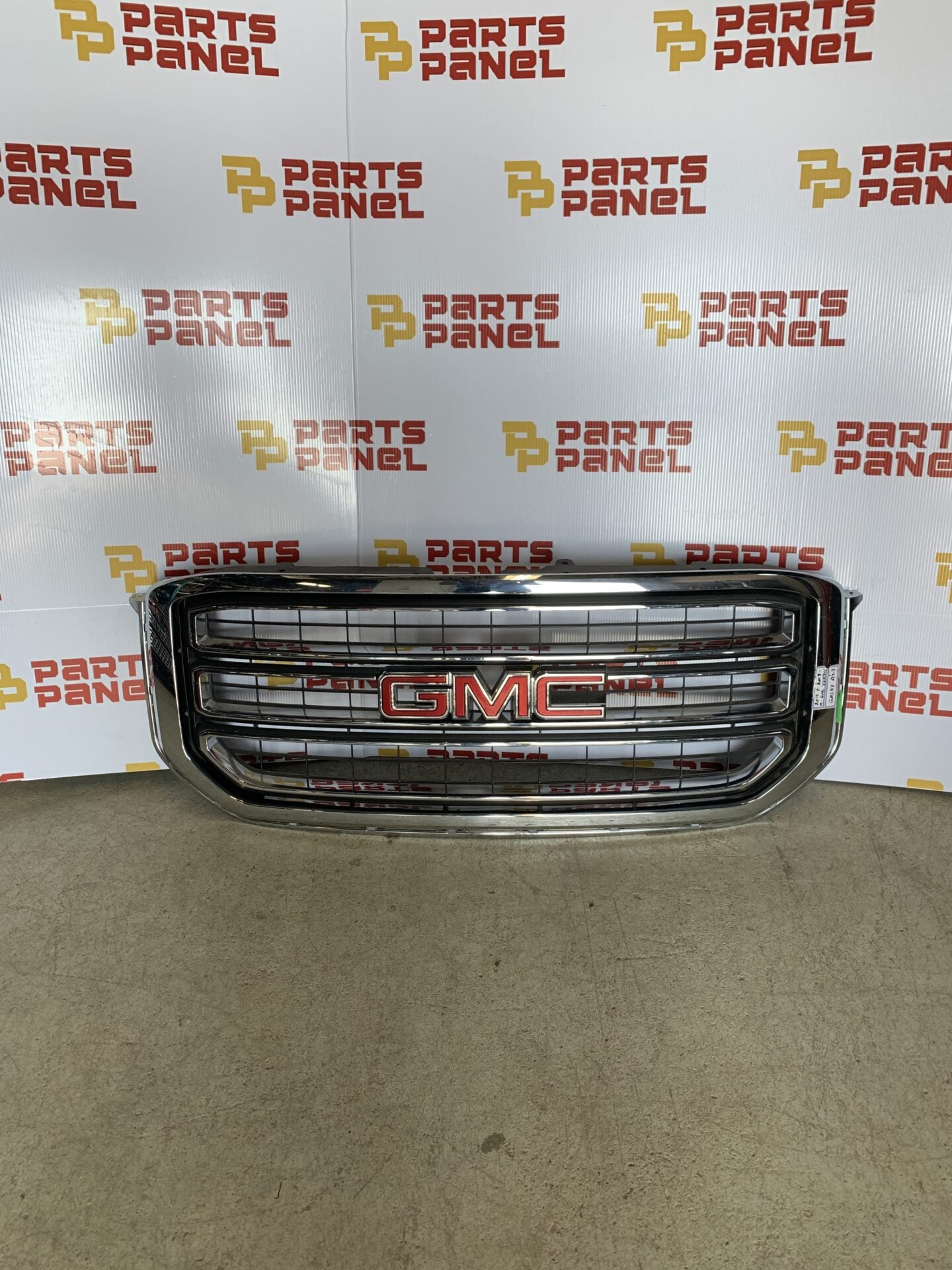 2015 - 2019 GMC YUKON FRONT GRILLE CHROME 84119634