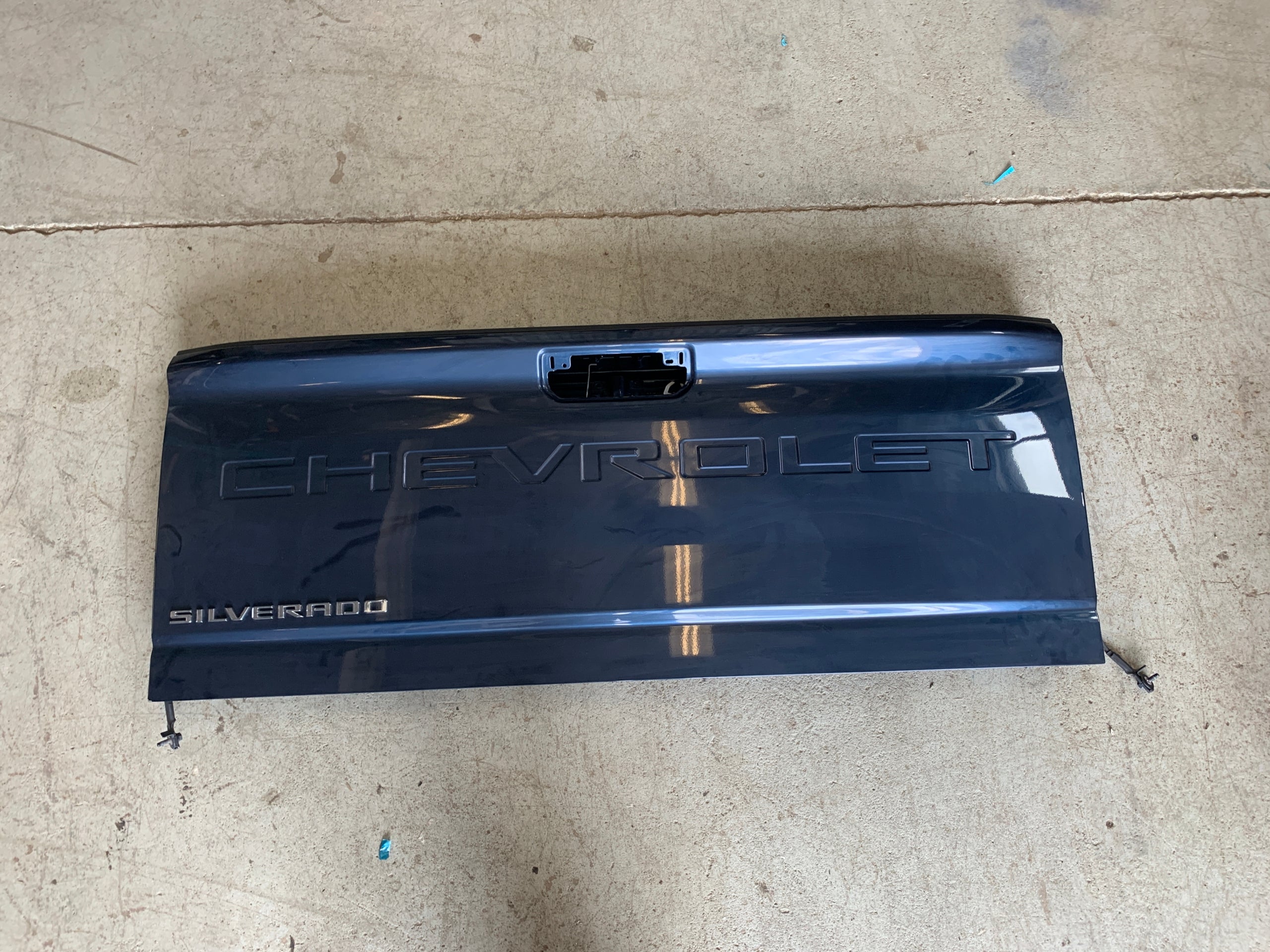 2019 - 2024 CHEVY SILVERADO 2500 / 3500 OEM NEW TAILGATE