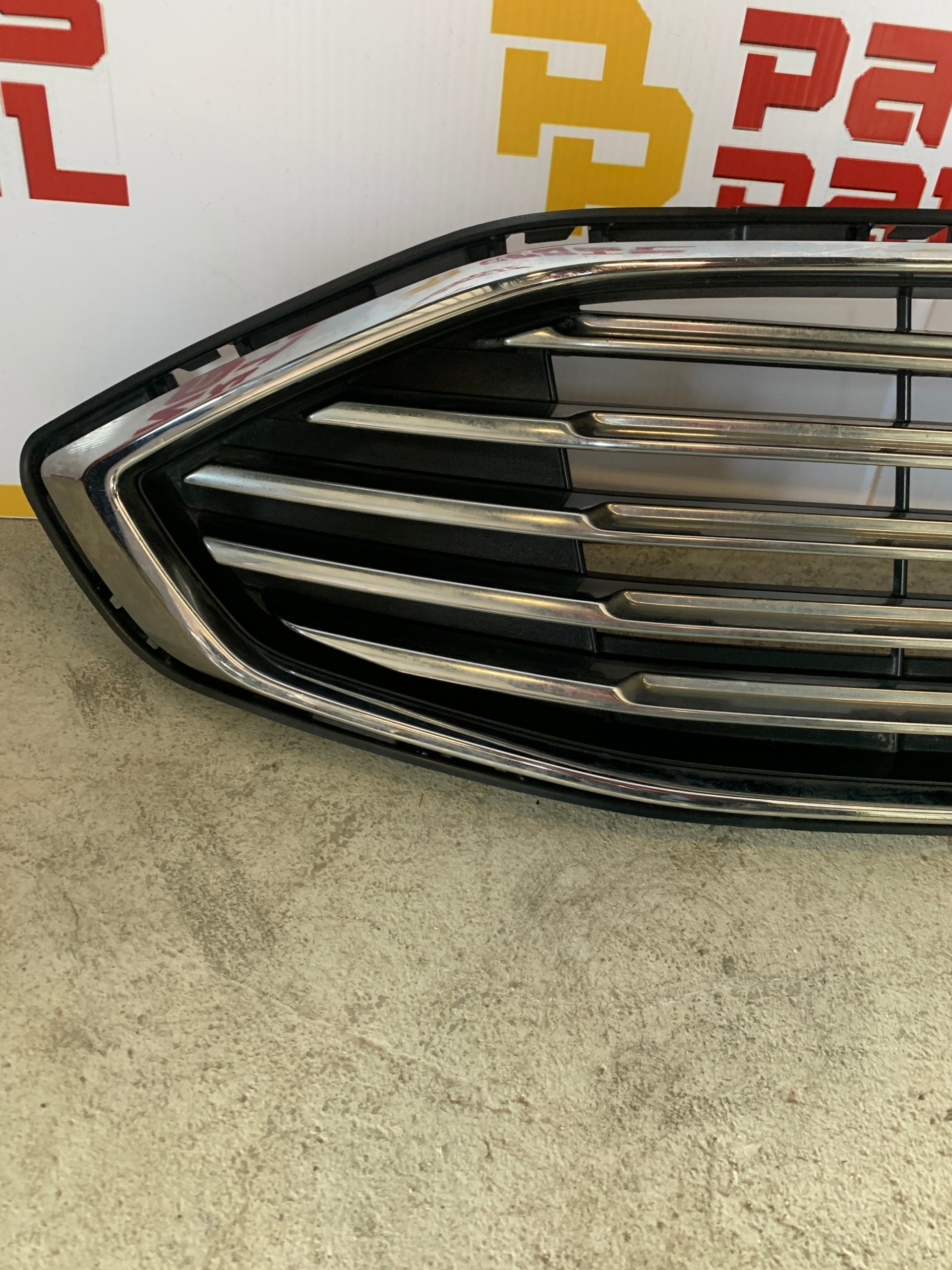 2017 - 2020 FORD FUSION FRONT GRILLE HS73-8200-AGW