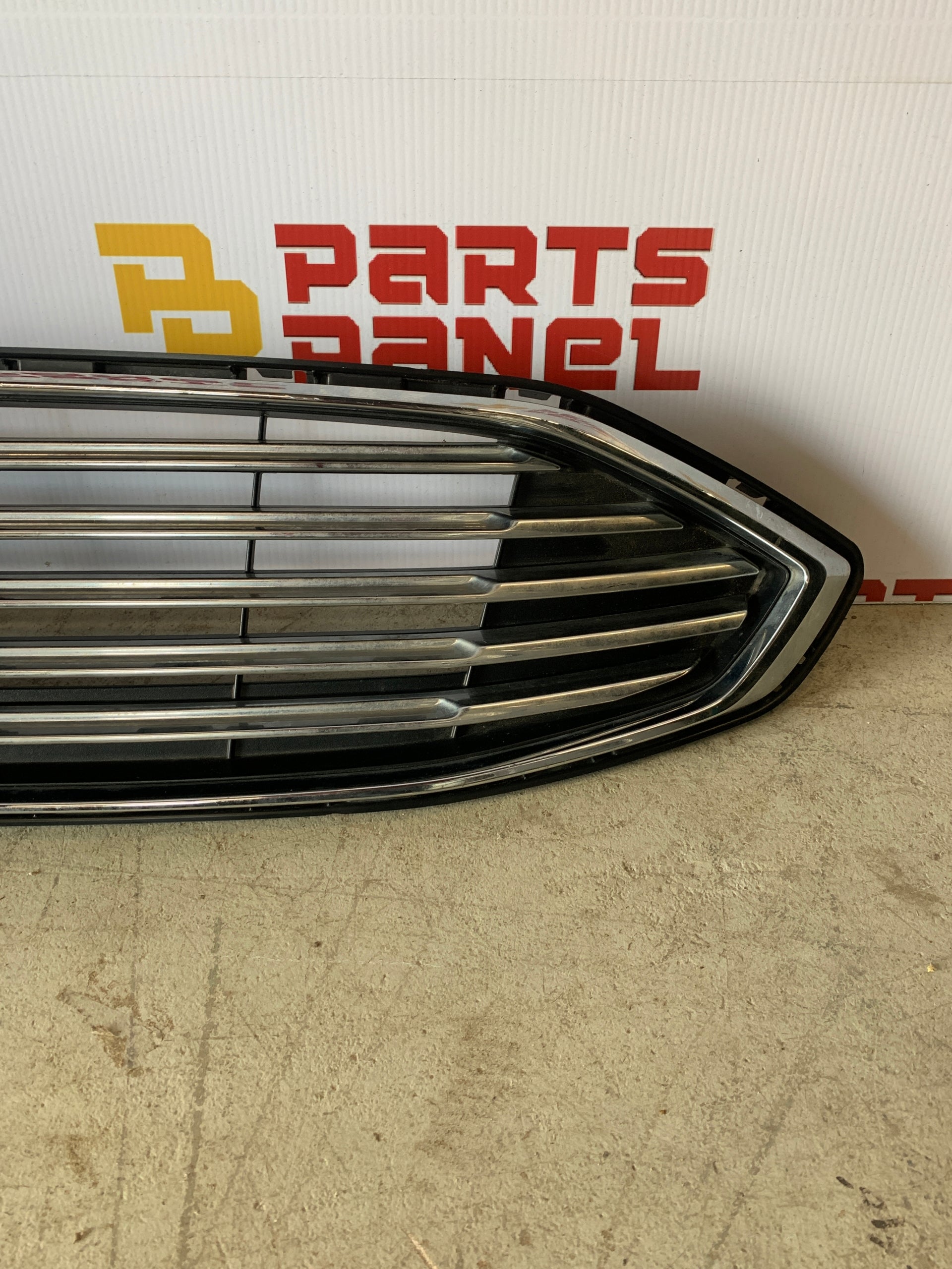 2017 - 2020 FORD FUSION FRONT GRILLE HS73-8200-AGW
