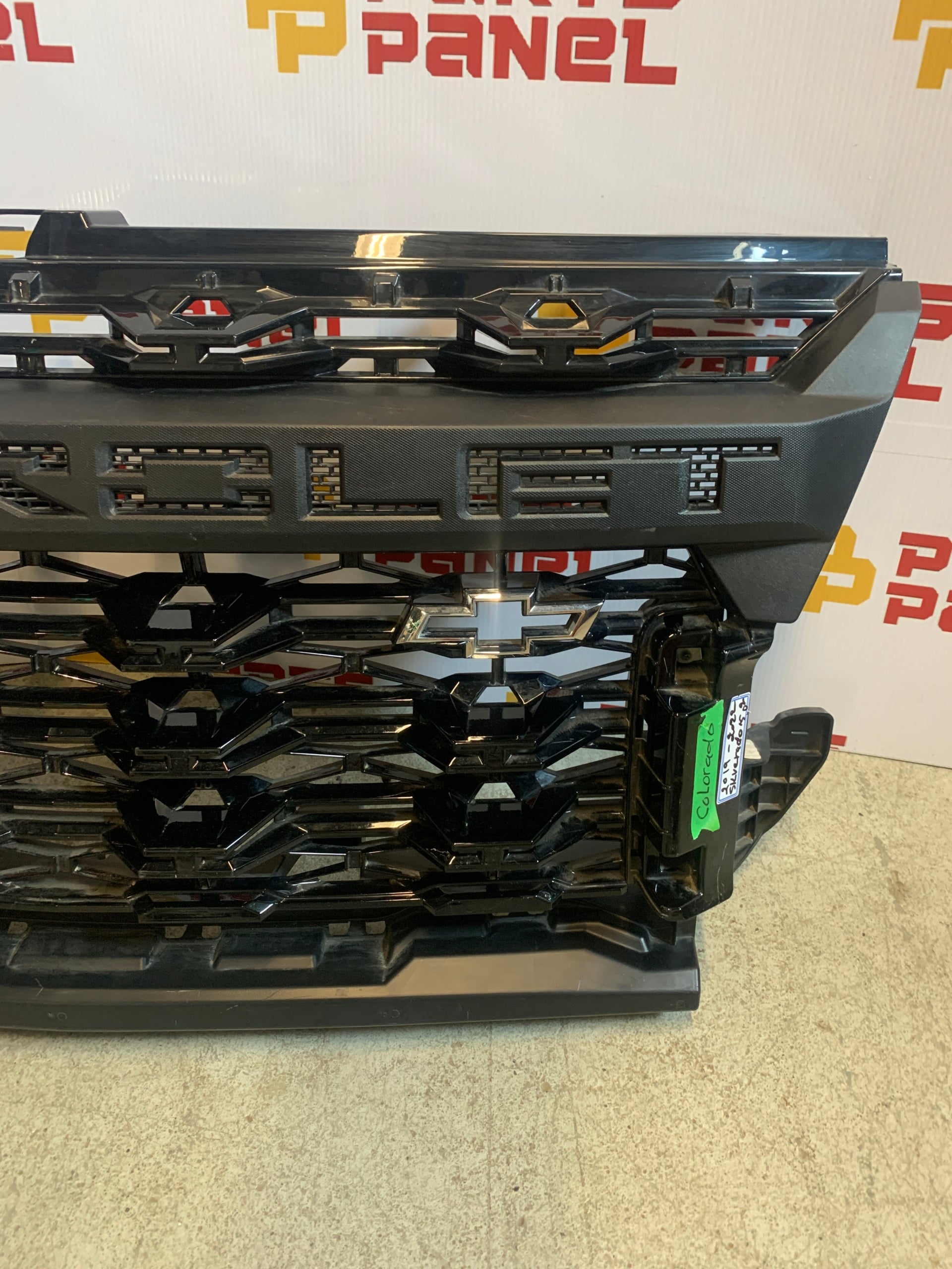 2021 - 2022 CHEVY COLORADO PARRILLA DELANTERA 84457396
