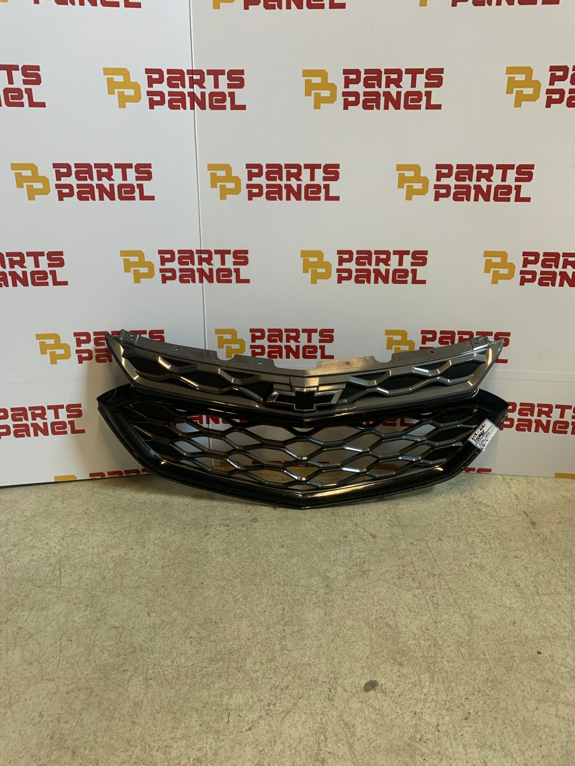 2018 - 2021 CHEVY EQUINOX FRONT HONEYCOMB UPPER GRILLE 84384737