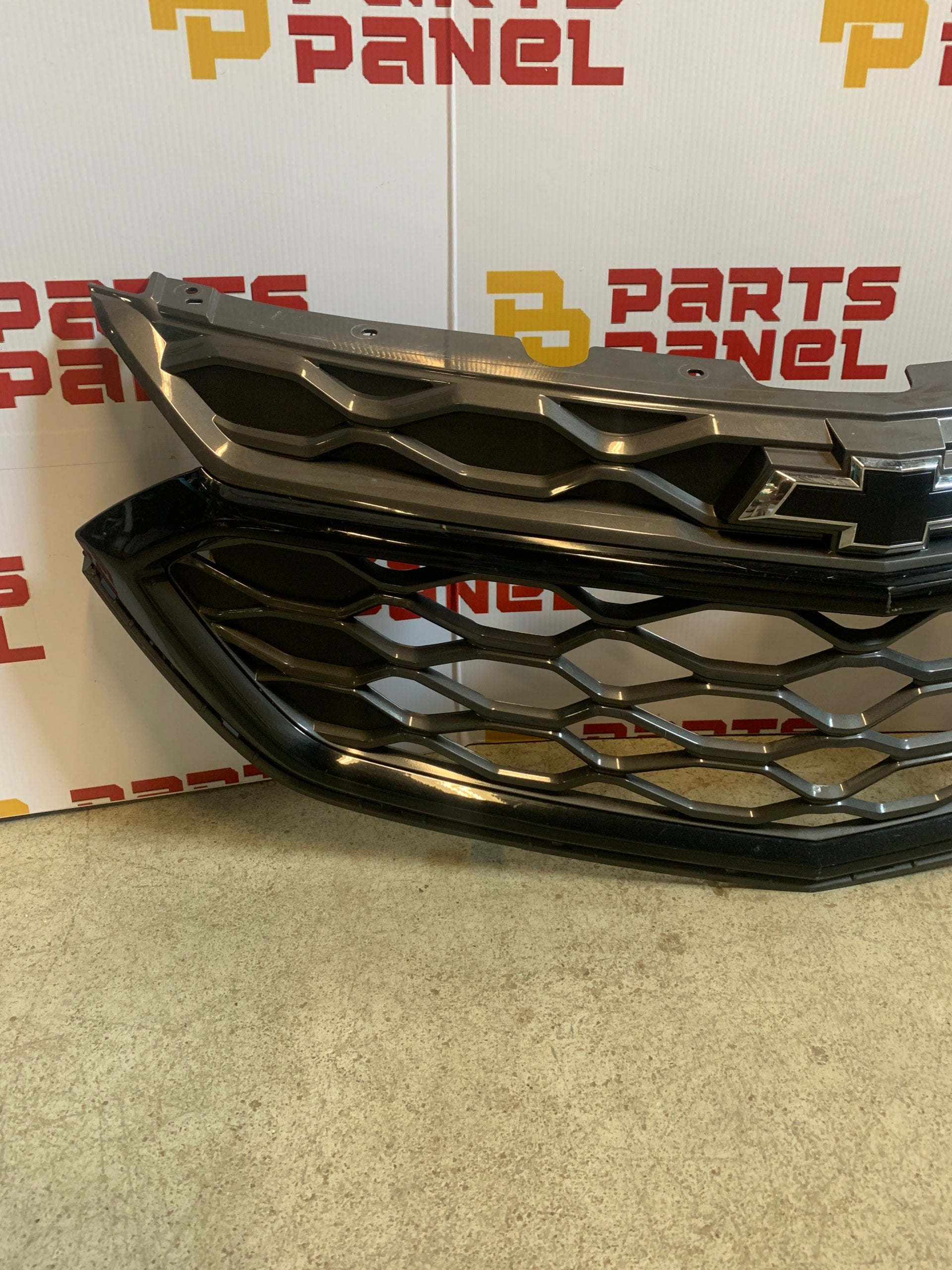 2018 - 2021 CHEVY EQUINOX FRONT HONEYCOMB UPPER GRILLE 84384737