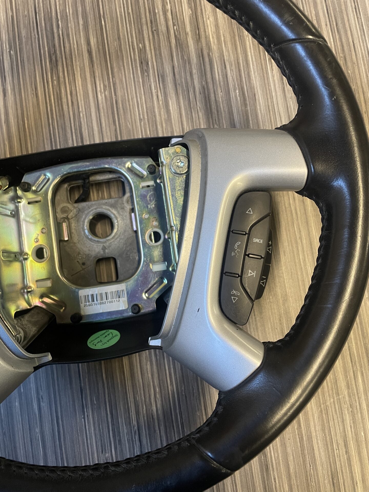 2009 - 2012 CHEVY TRAVERSE CONTROLES DE AUDIO Y CRUCERO DEL VOLANTE 25931030