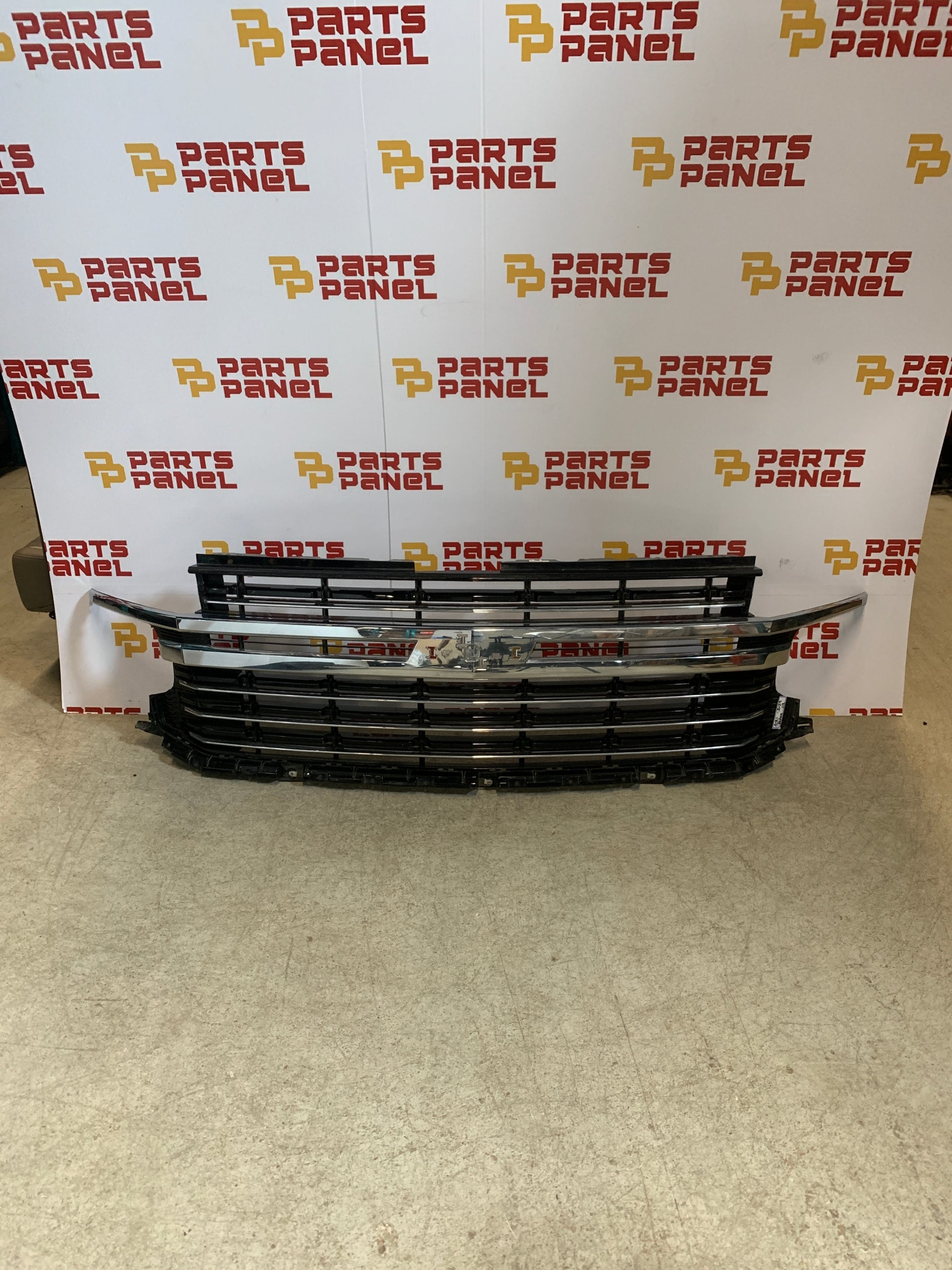 2021 – 2023 CHEVROLET TAHOE / SUBURBAN FRONT GRILLE ASSEMBLY GM1200769 85136868