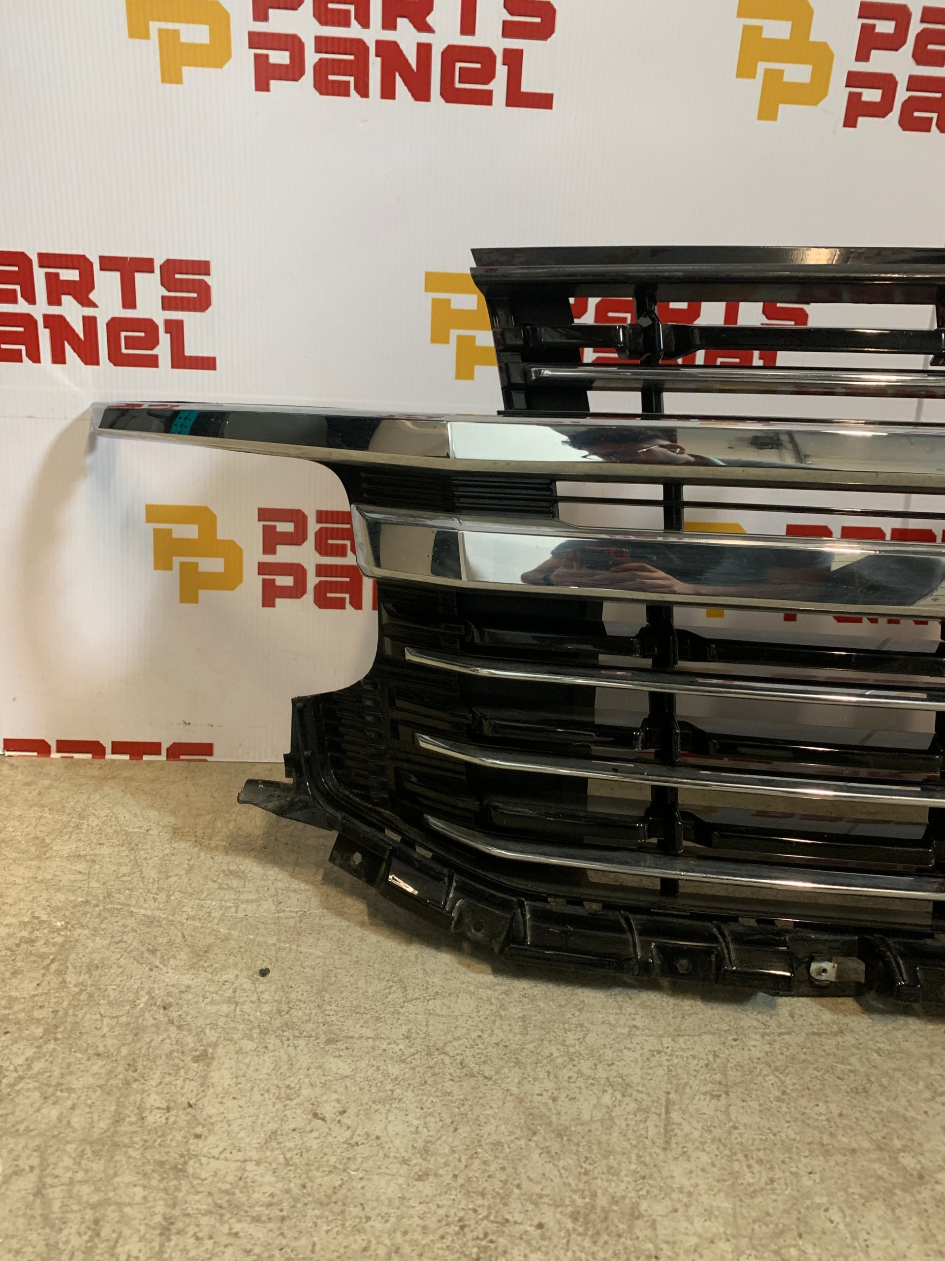 2021 – 2023 CHEVROLET TAHOE / SUBURBAN FRONT GRILLE ASSEMBLY GM1200769 85136868