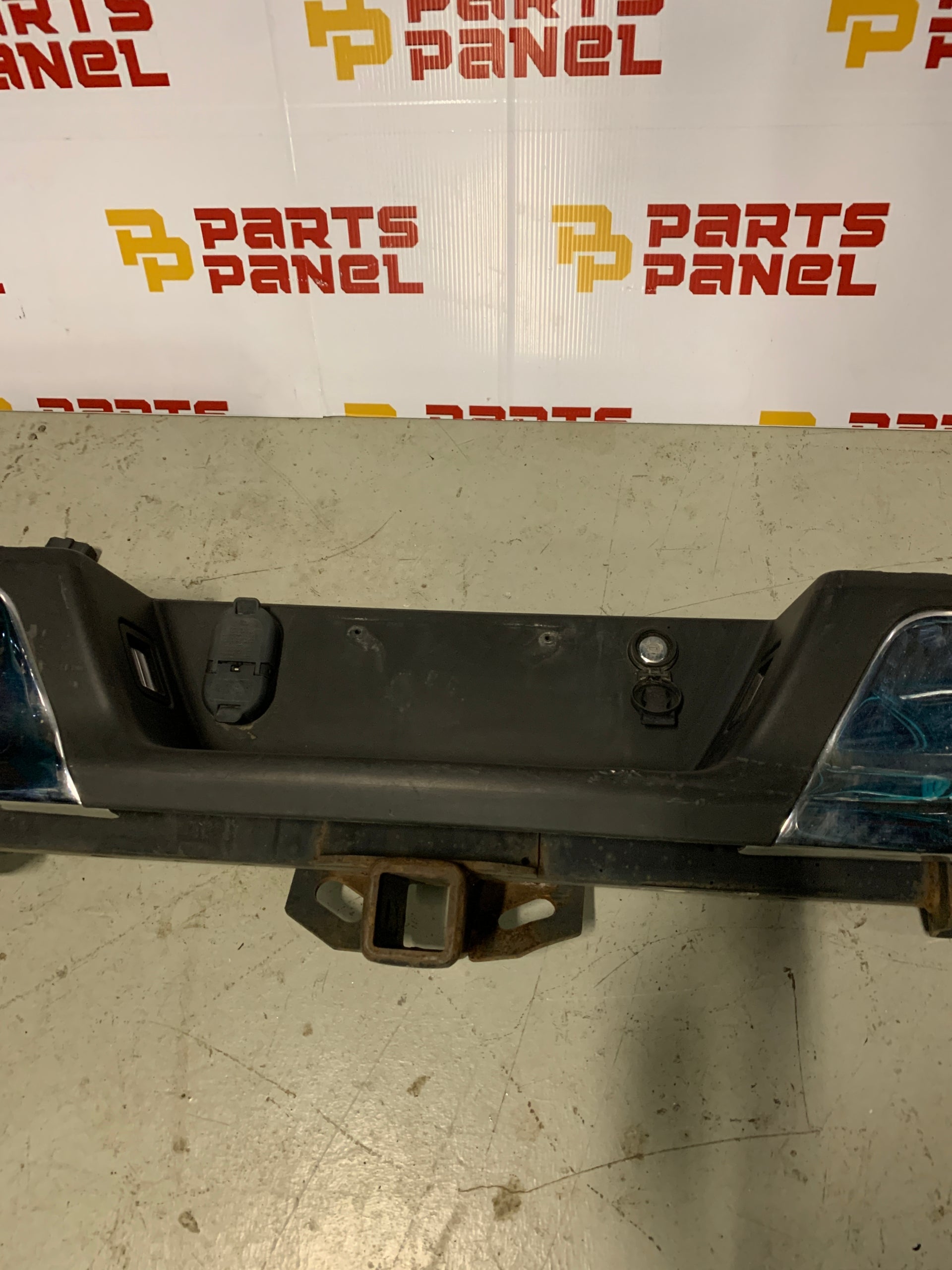 2021 - 2023 FORD F150 OEM REAR BUMPER CHROME ASSEMBLY