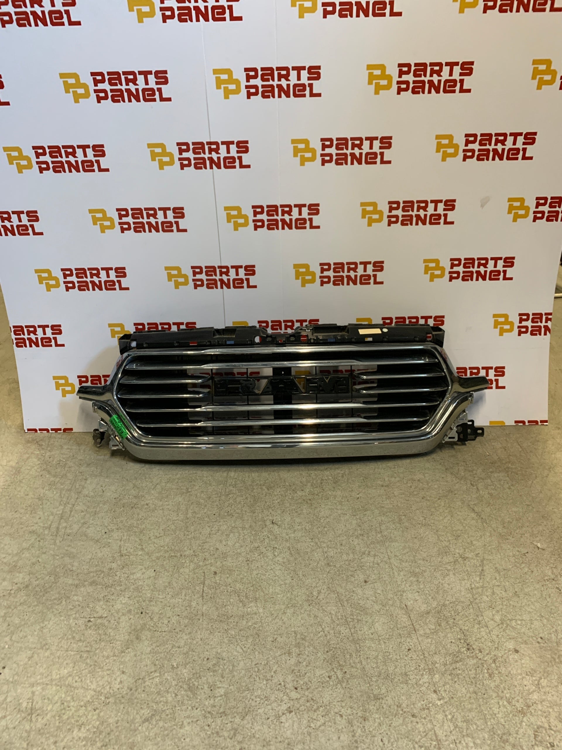 2019 – 2022 RAM 1500 LIMITED / LONG HORN FRONT CHROME GRILLE 68404994AD