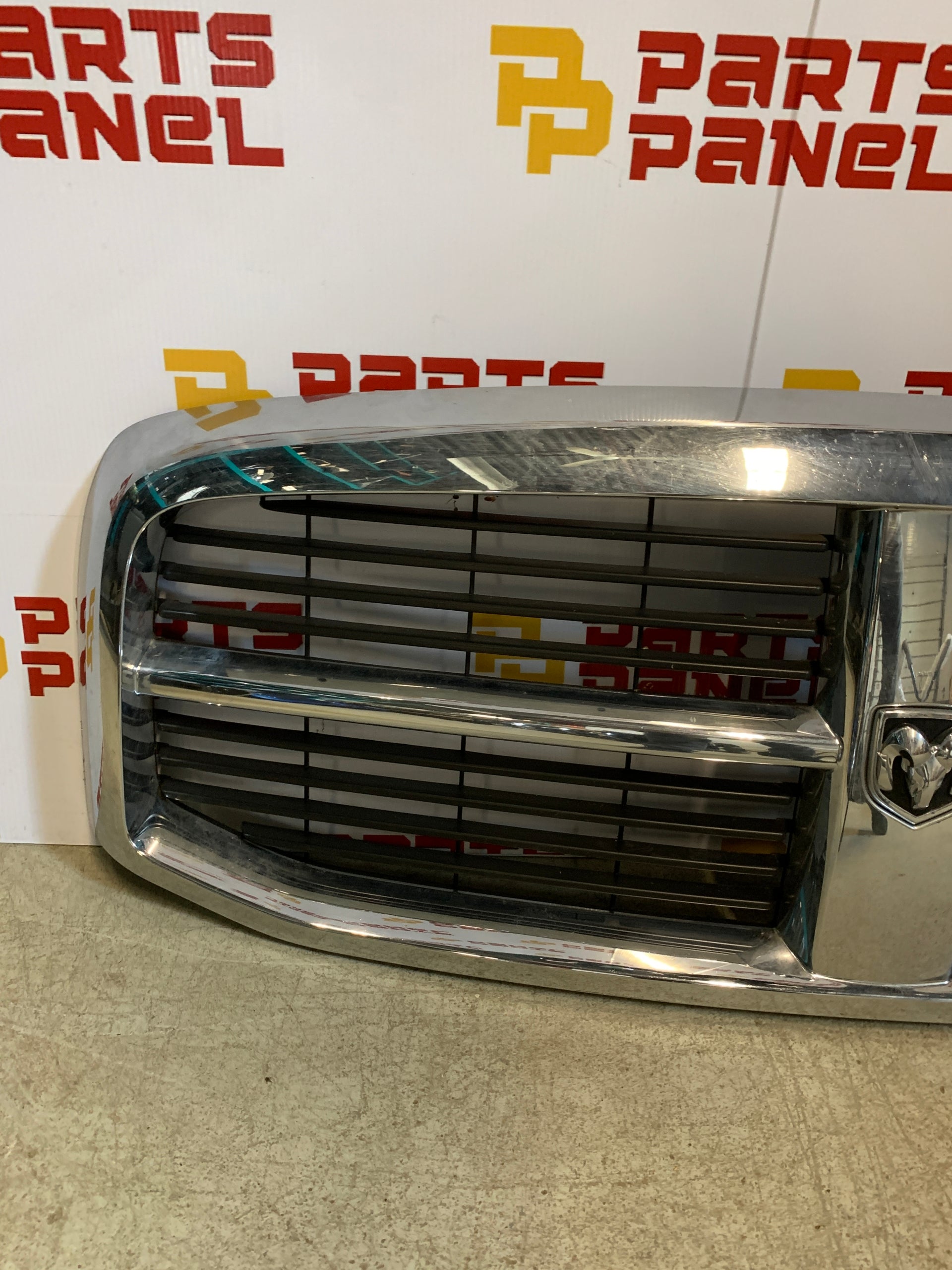 2006 - 2010 RAM 1500 / 2500 / 3500 FRONT CHROME GRILLE 55077767AE