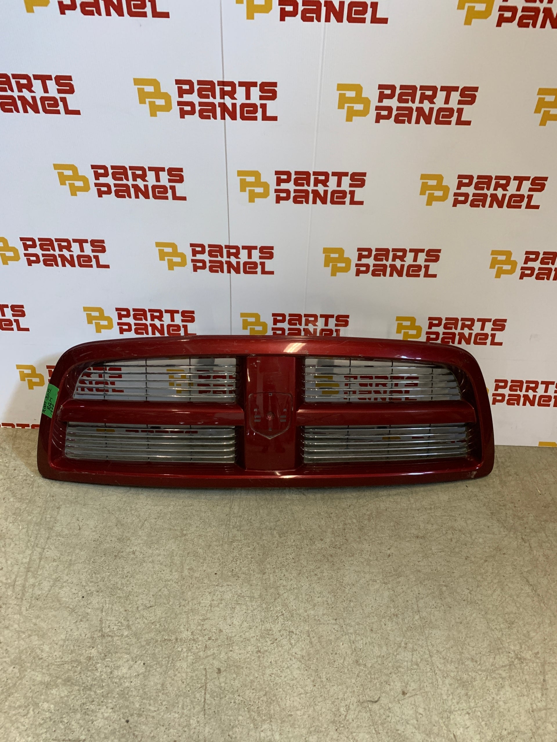 2009 - 2012 RAM 1500 FRONT OEM PAINTED GRILLE 82211741AB