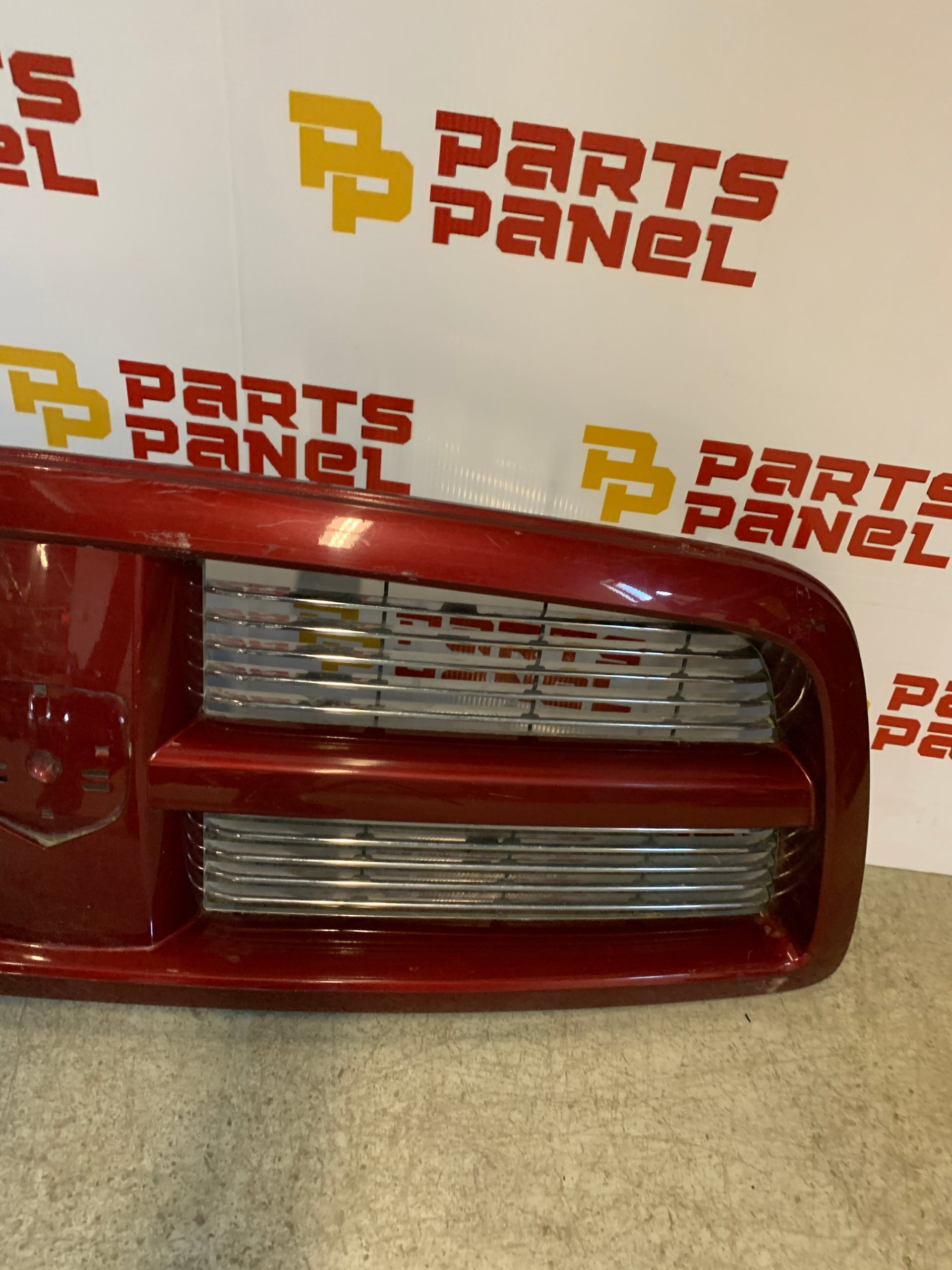 2009 - 2012 RAM 1500 FRONT OEM PAINTED GRILLE 82211741AB