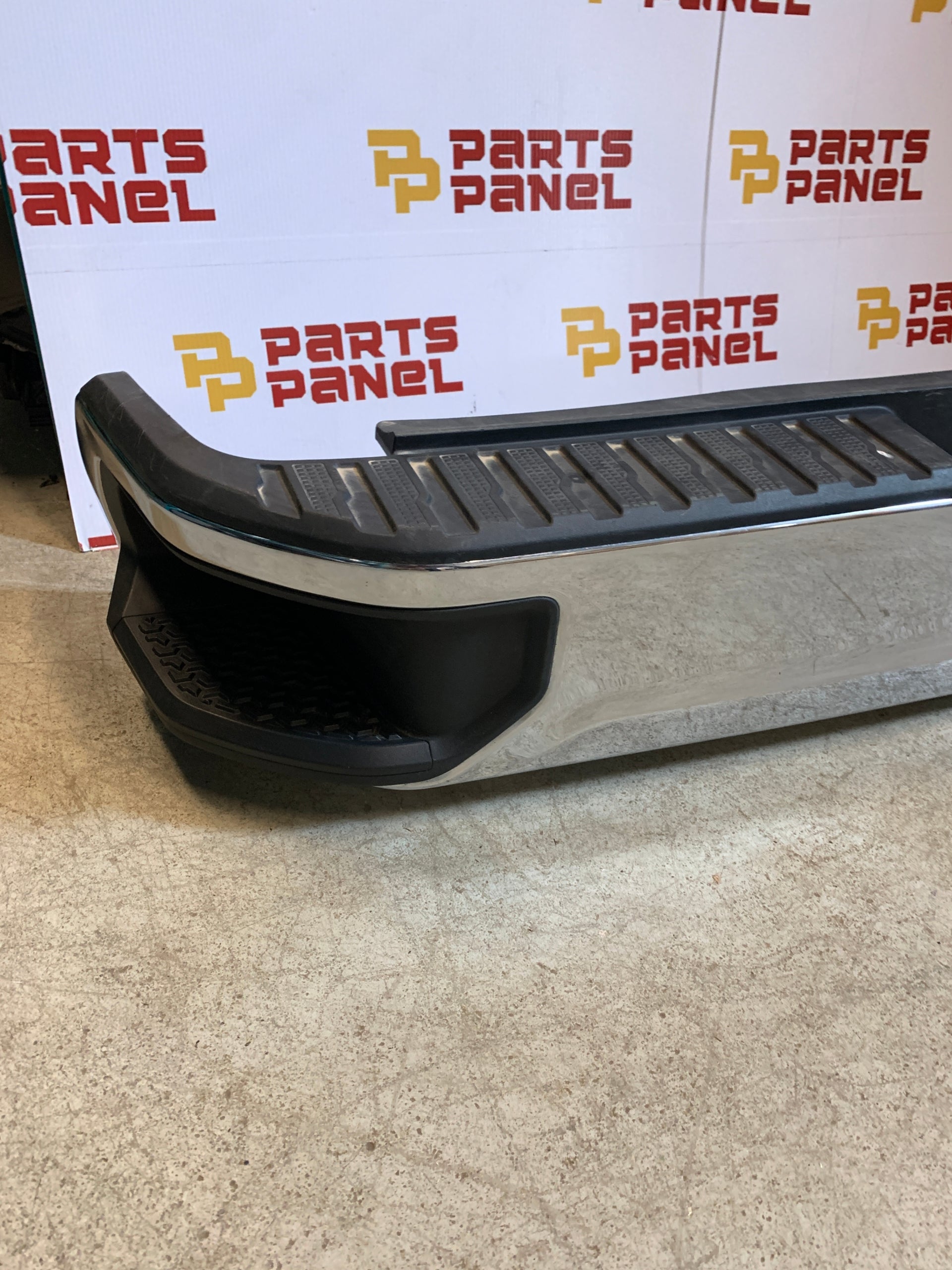 2019 - 2024 GMC SIERRA 1500 / CHEVY SILVERADO 1500 REAR BUMPER CHROME ASSEMBLY 