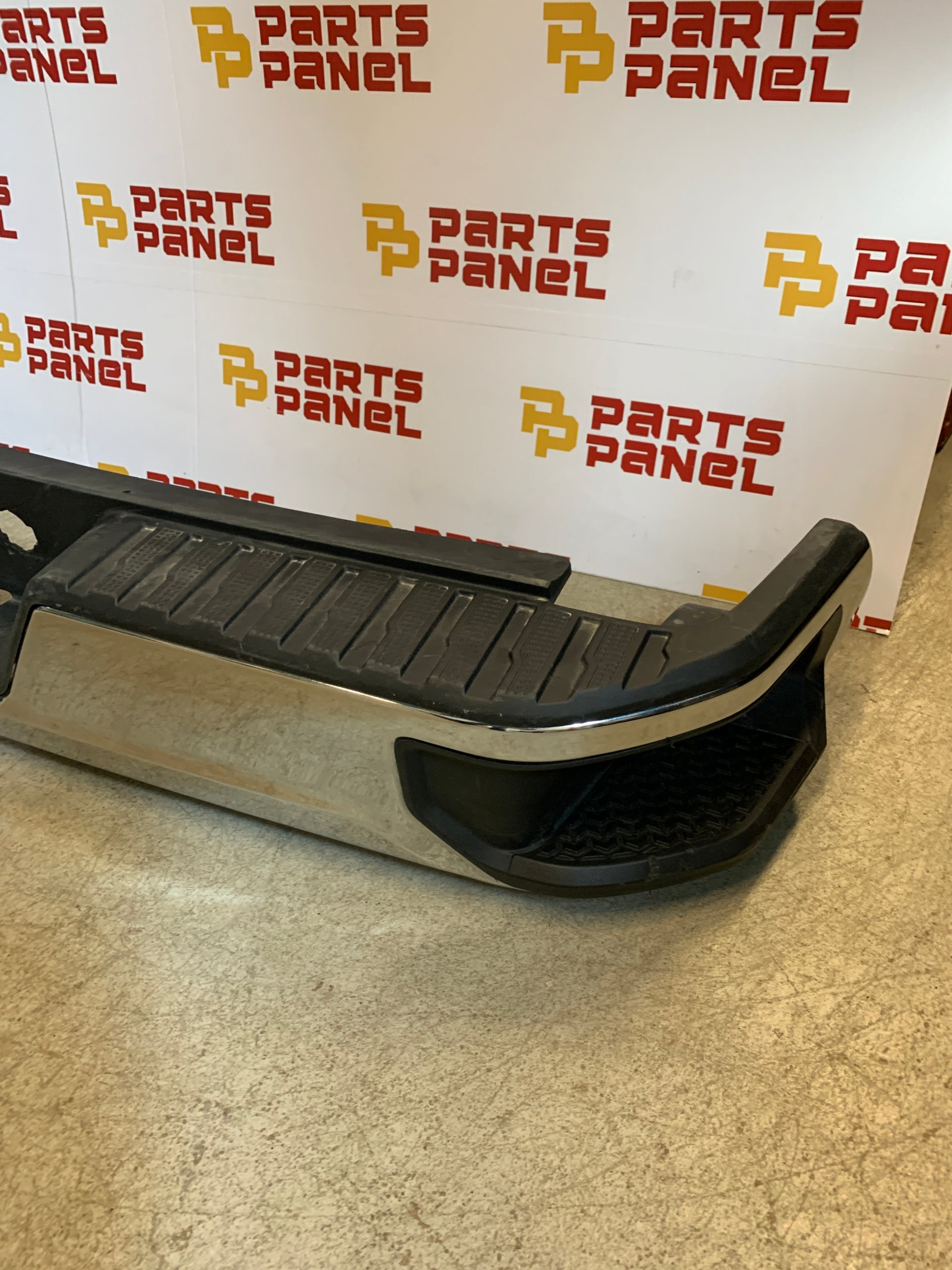 2019 - 2024 GMC SIERRA 1500 / CHEVY SILVERADO 1500 REAR BUMPER CHROME ASSEMBLY 
