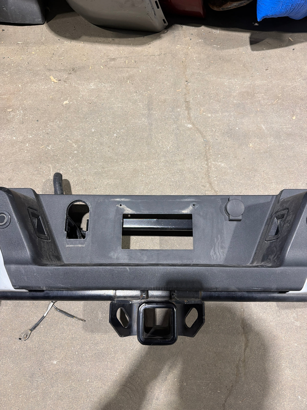 2021 - 2023 FORD F150 OEM PAINTED REAR BUMPER ASSEMBLY OEM USED