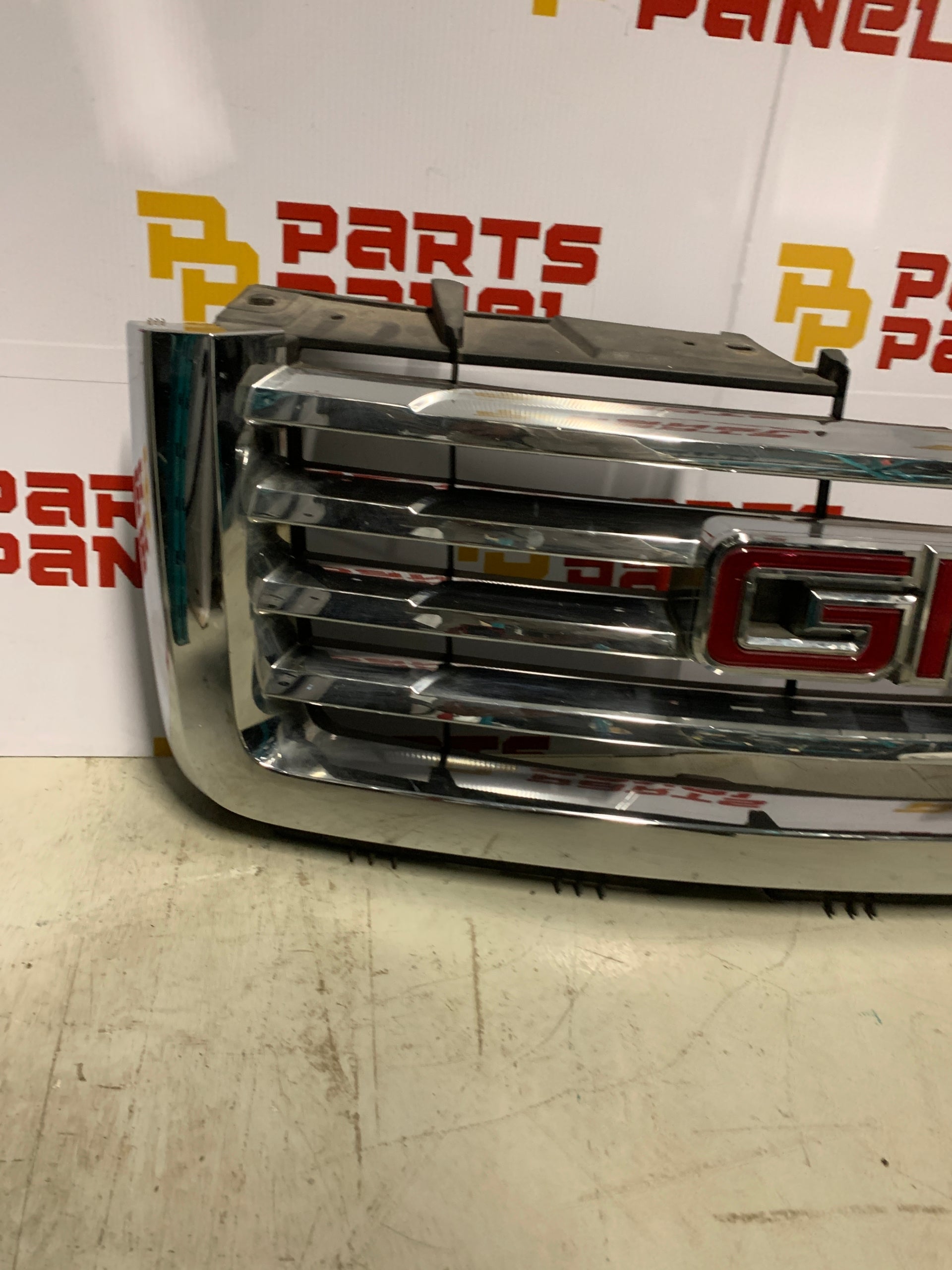 2007 - 2013 GMC SIERRA 1500 CALANDRE AVANT CHROMÉE 25809478