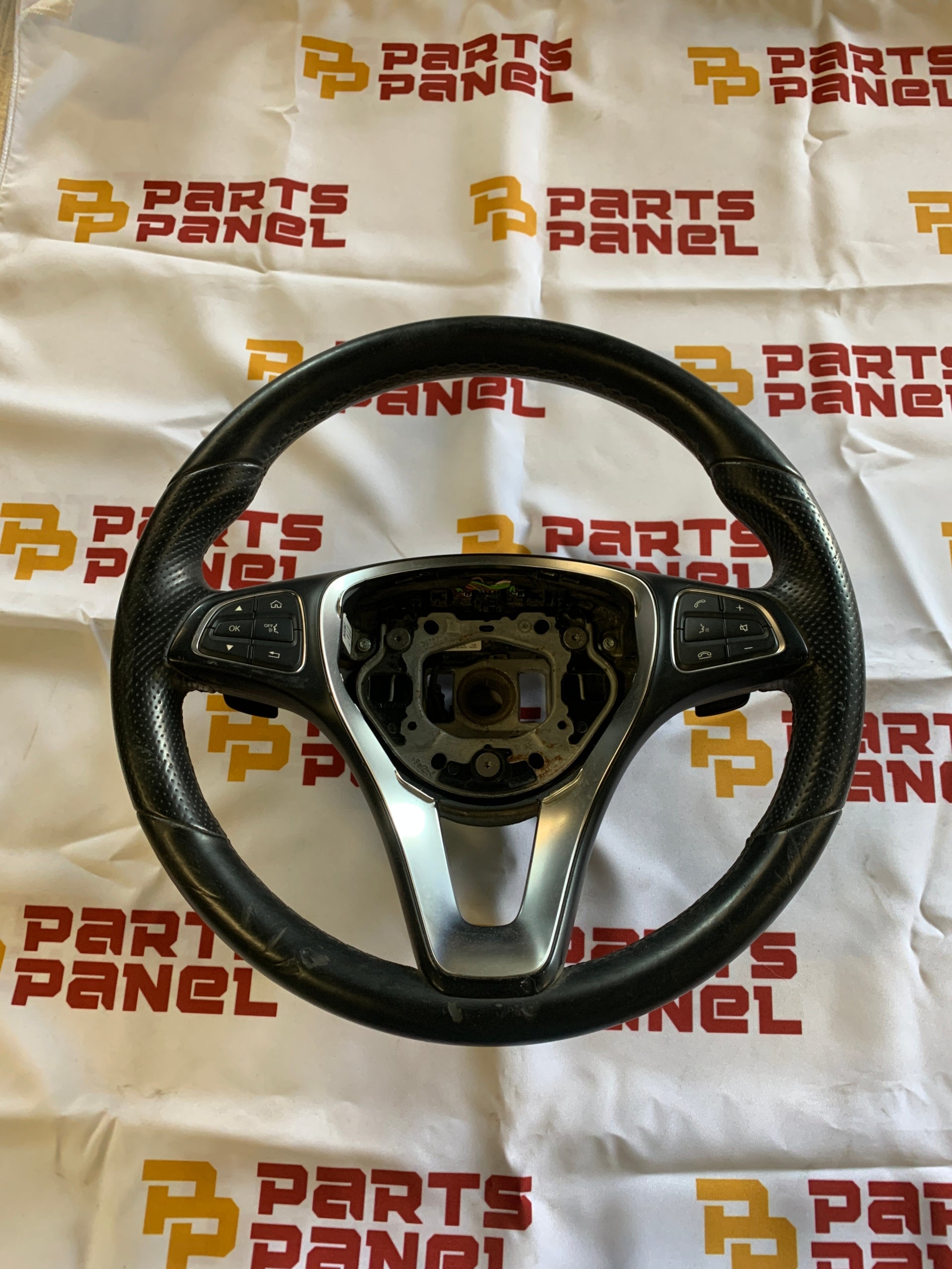 2016 - 2024 MERCEDES GLC300 X253 STEERING WHEEL W/ SWITCHES OEM A00046018039E38