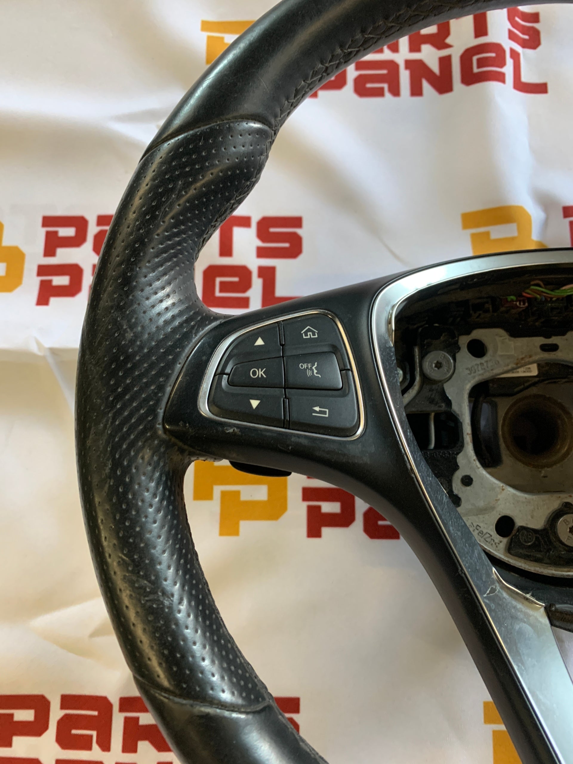 2016 - 2024 MERCEDES GLC300 X253 VOLANT AVEC INTERRUPTEURS OEM A00046018039E38