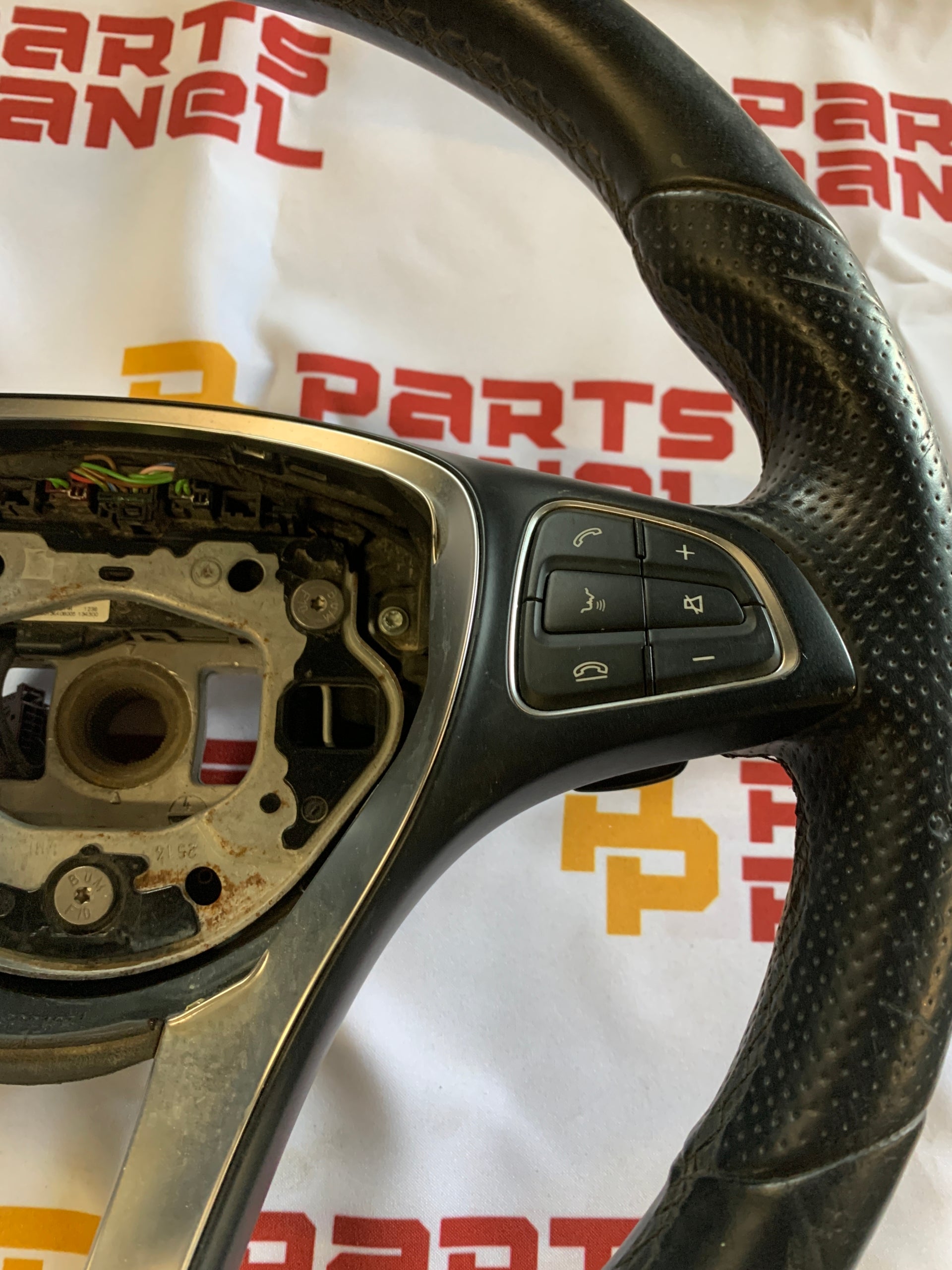 2016 - 2024 MERCEDES GLC300 X253 STEERING WHEEL W/ SWITCHES OEM A00046018039E38
