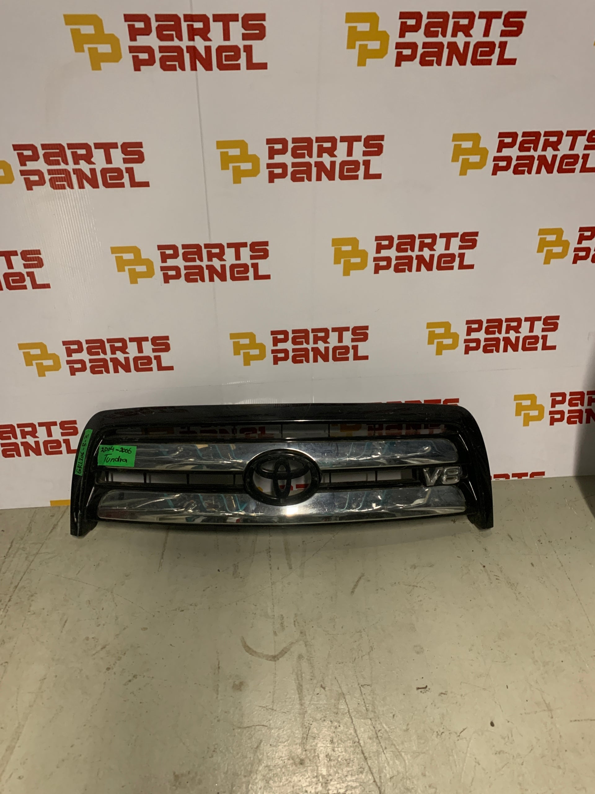 2003 - 2006 TOYOTA TUNDRA FRONT OEM GRILLE 53100-0C120/0C130