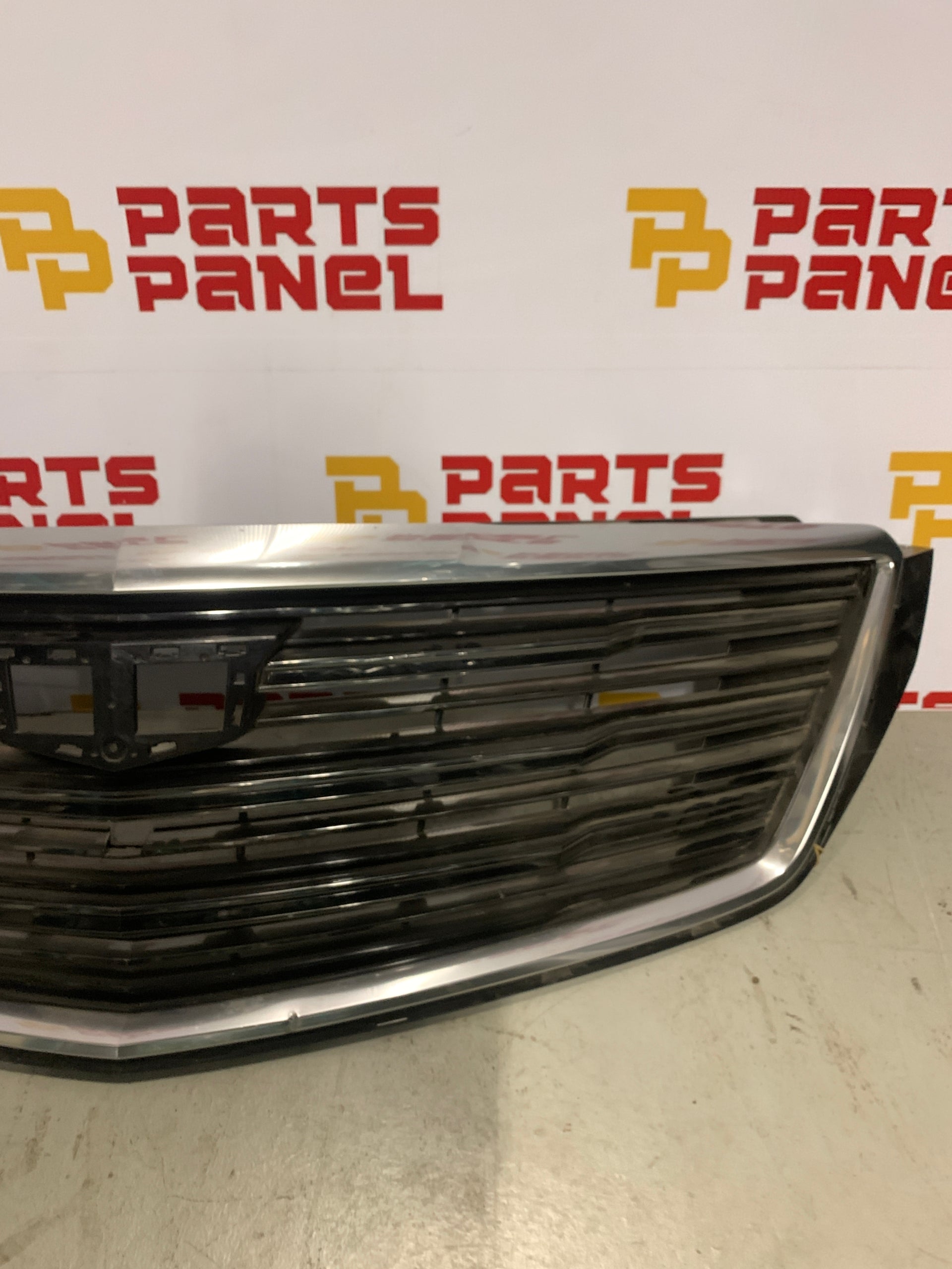 2018 - 2019 CADILLAC XTS FRONT GRILLE 84345410