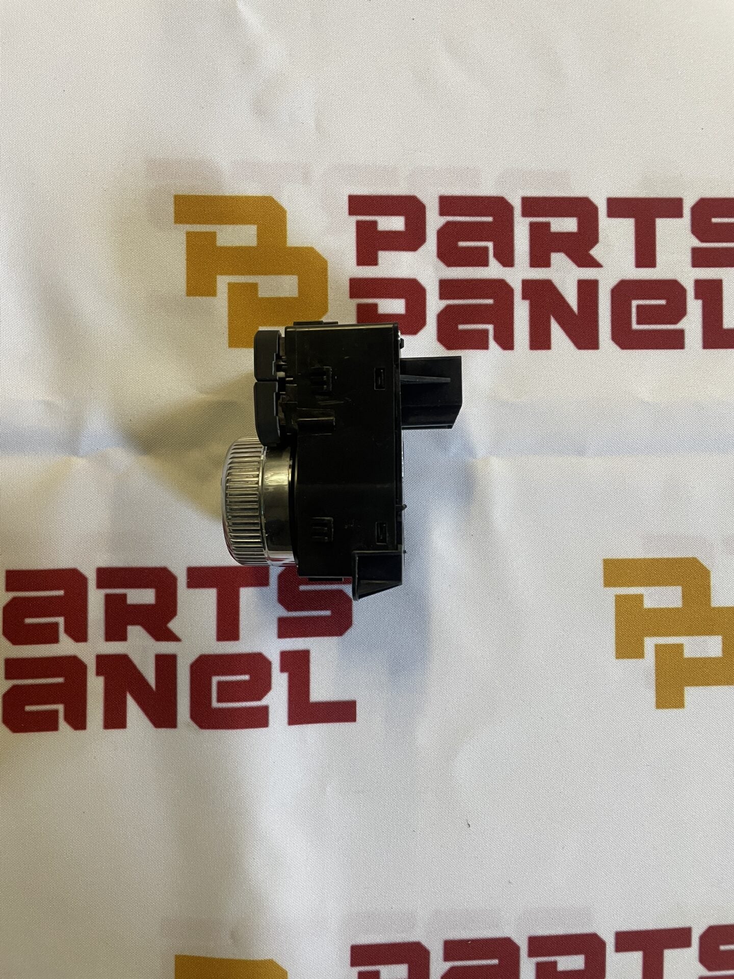 2020 - 2023 GMC SIERRA 1500 / CHEVY SILVERADO 1500 LTD HEAD LAMP SWITCH 84526546