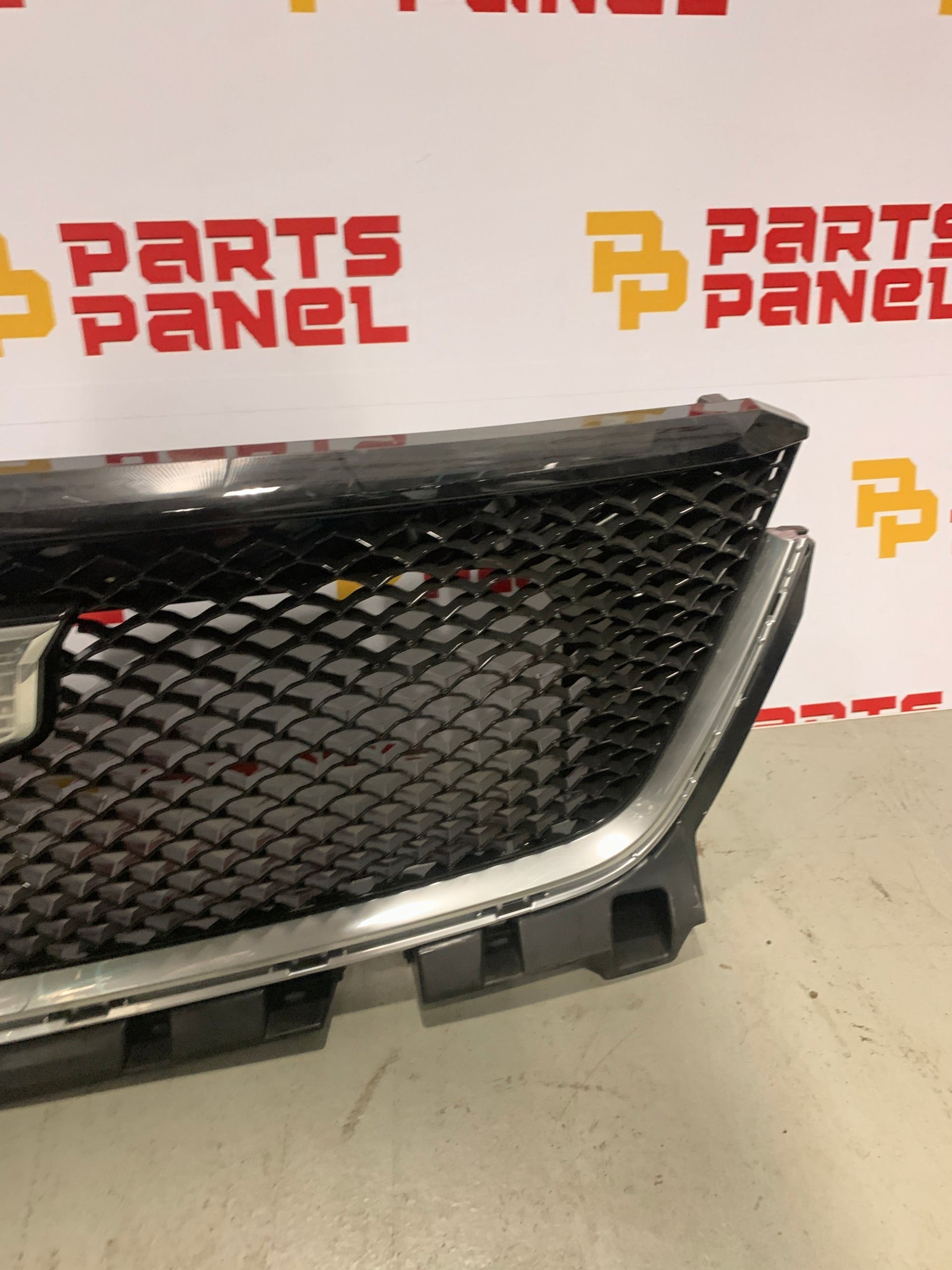 2020 - 2025 CADILLAC XT6 FRONT GRILLE 84758562