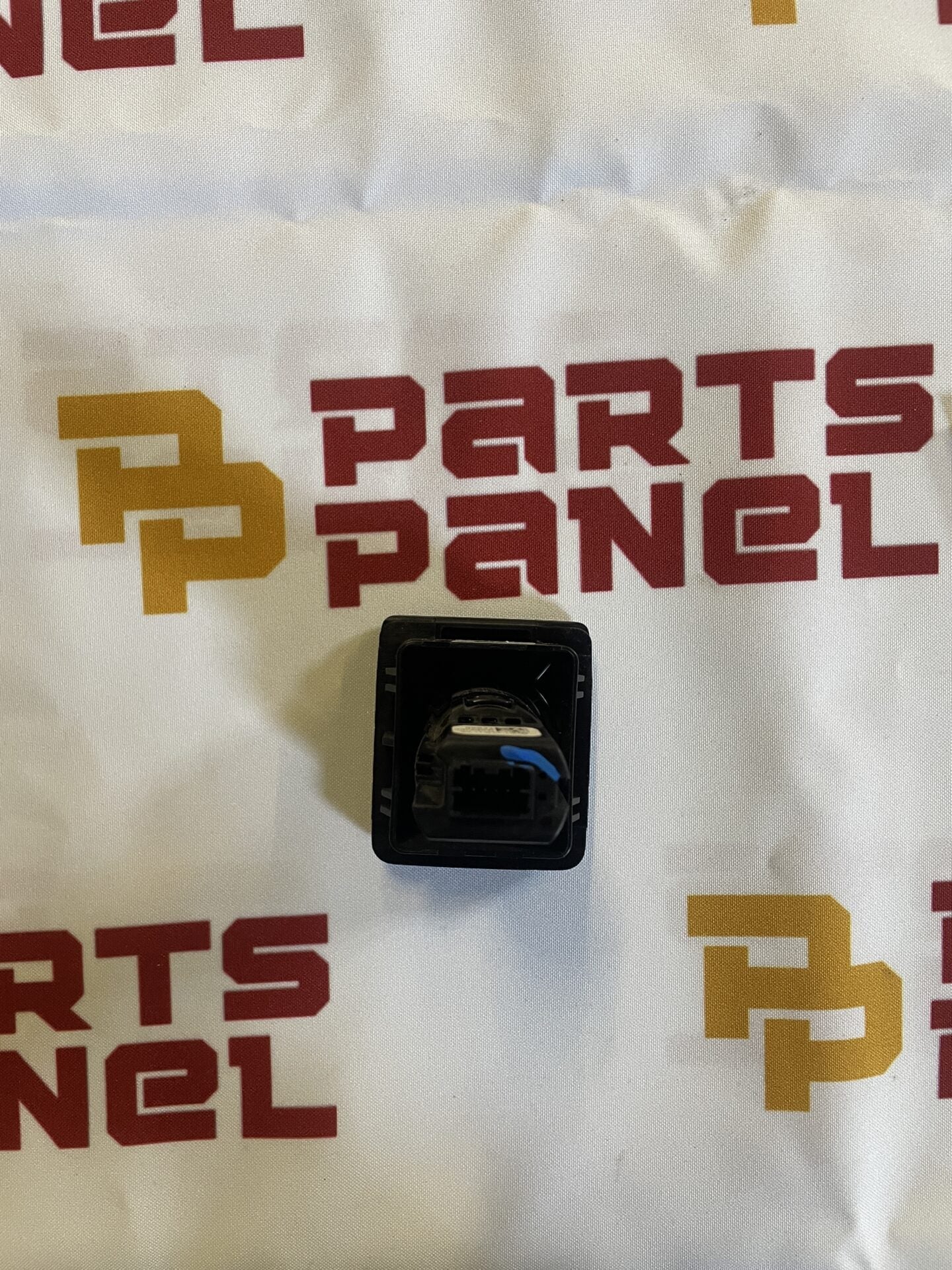 2022 - 2024 FORD F-150 LIGHT / F-250 SUPER DUTY / F-350 SUPER DUTY / EXPEDITION ENCHUFE DE CARGA USB / TIPO C ML3B-15044F6AC3JA6