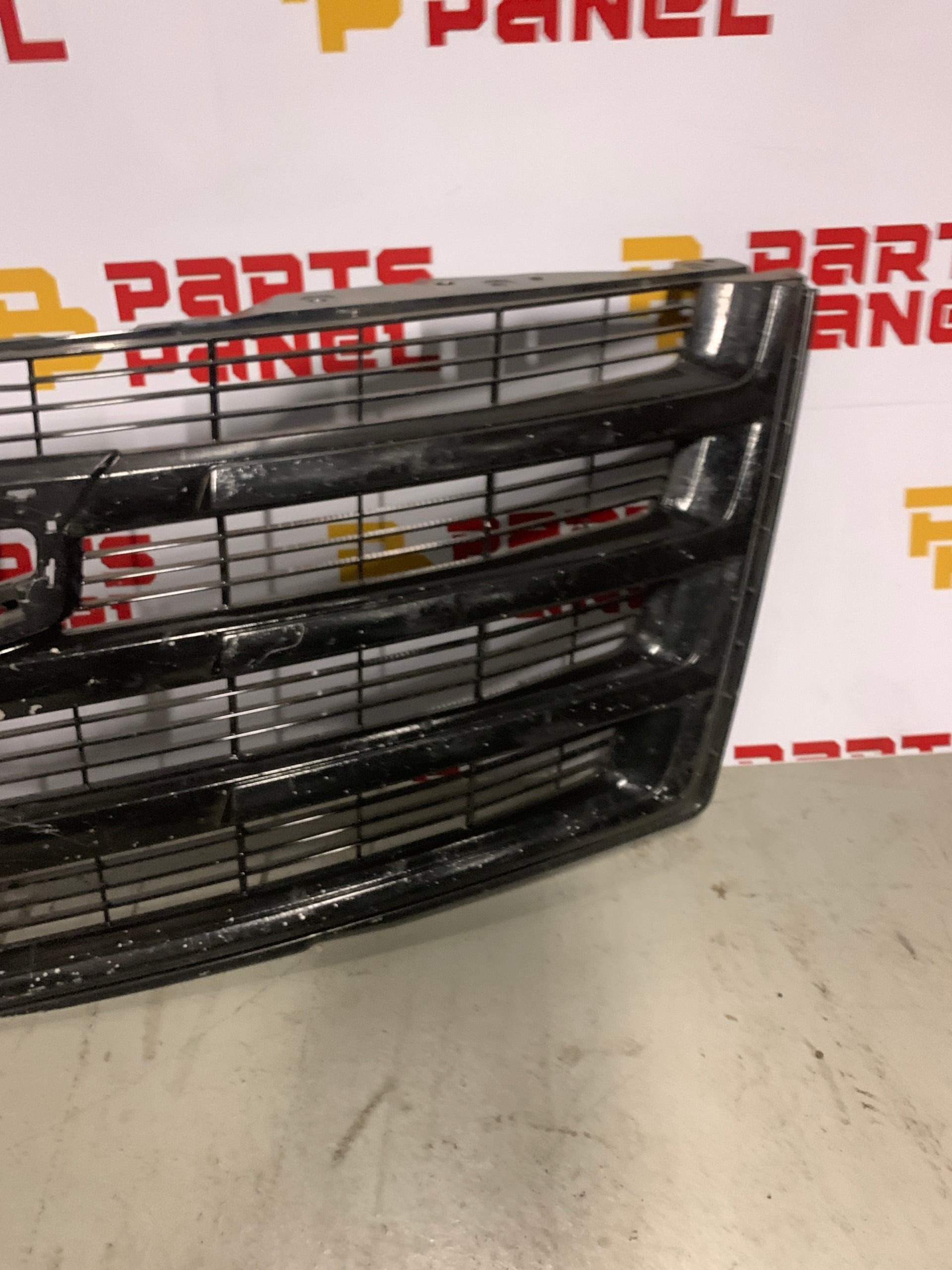 2015 - 2020 CADILLAC ESCALADE FRONT PAINTED GRILLE 23329115