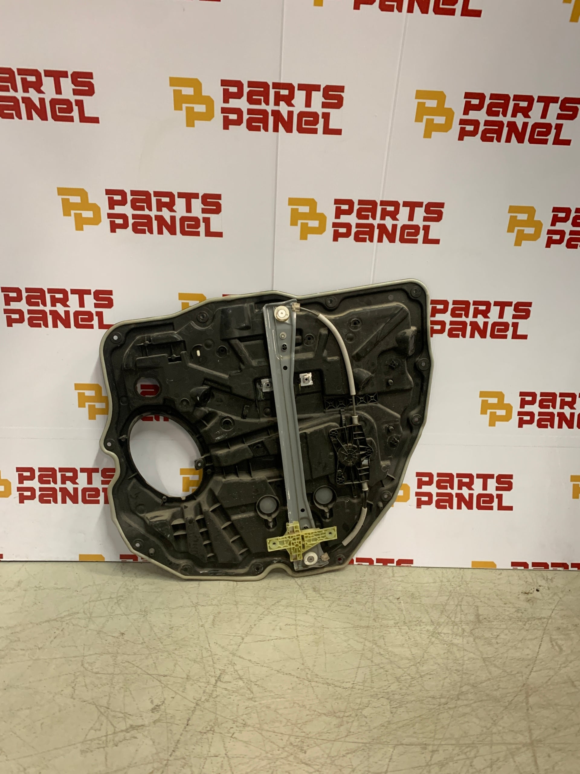 2019 - 2024 RAM 1500 DRIVER SIDE REAR DOOR WINDOW REGULATOR INNER PANEL CB59118P