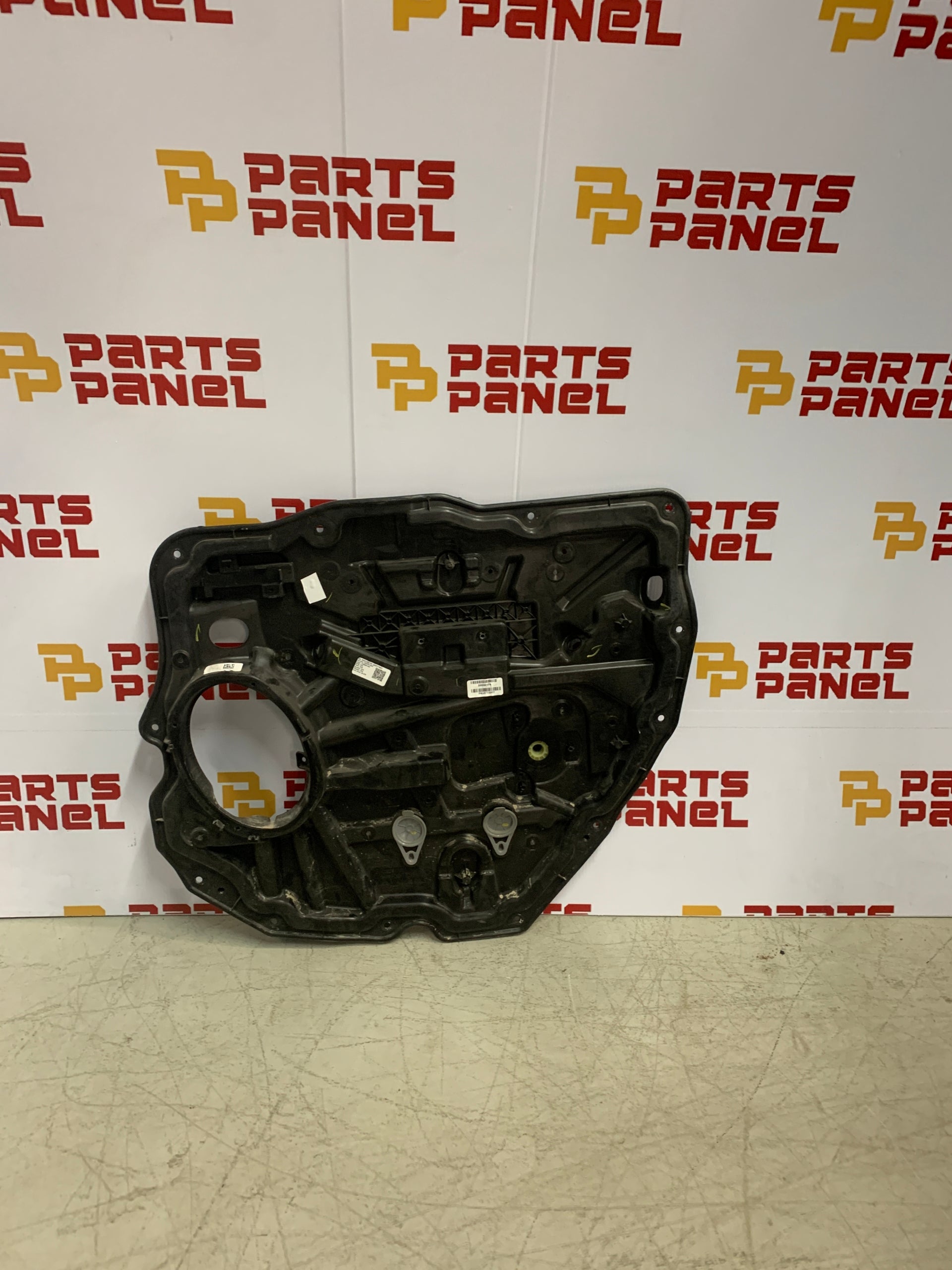 2019 - 2024 RAM 1500 PASSENGER SIDE REAR DOOR WINDOW REGULATOR INNER PANEL CB59117P