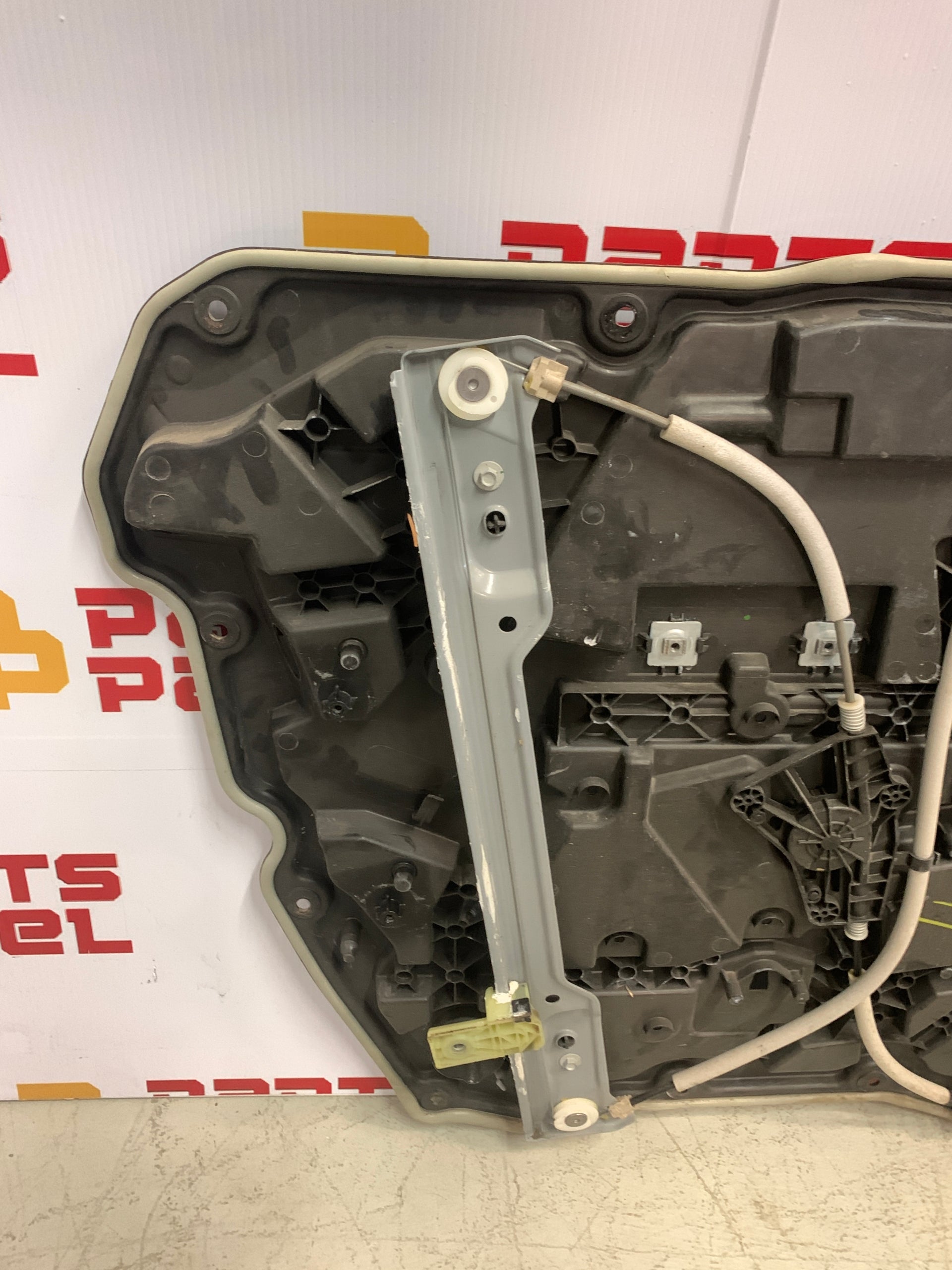 2019 - 2024 RAM 1500 PASSENGER SIDE FRONT DOOR WINDOW REGULATOR INNER PANEL CB59113R