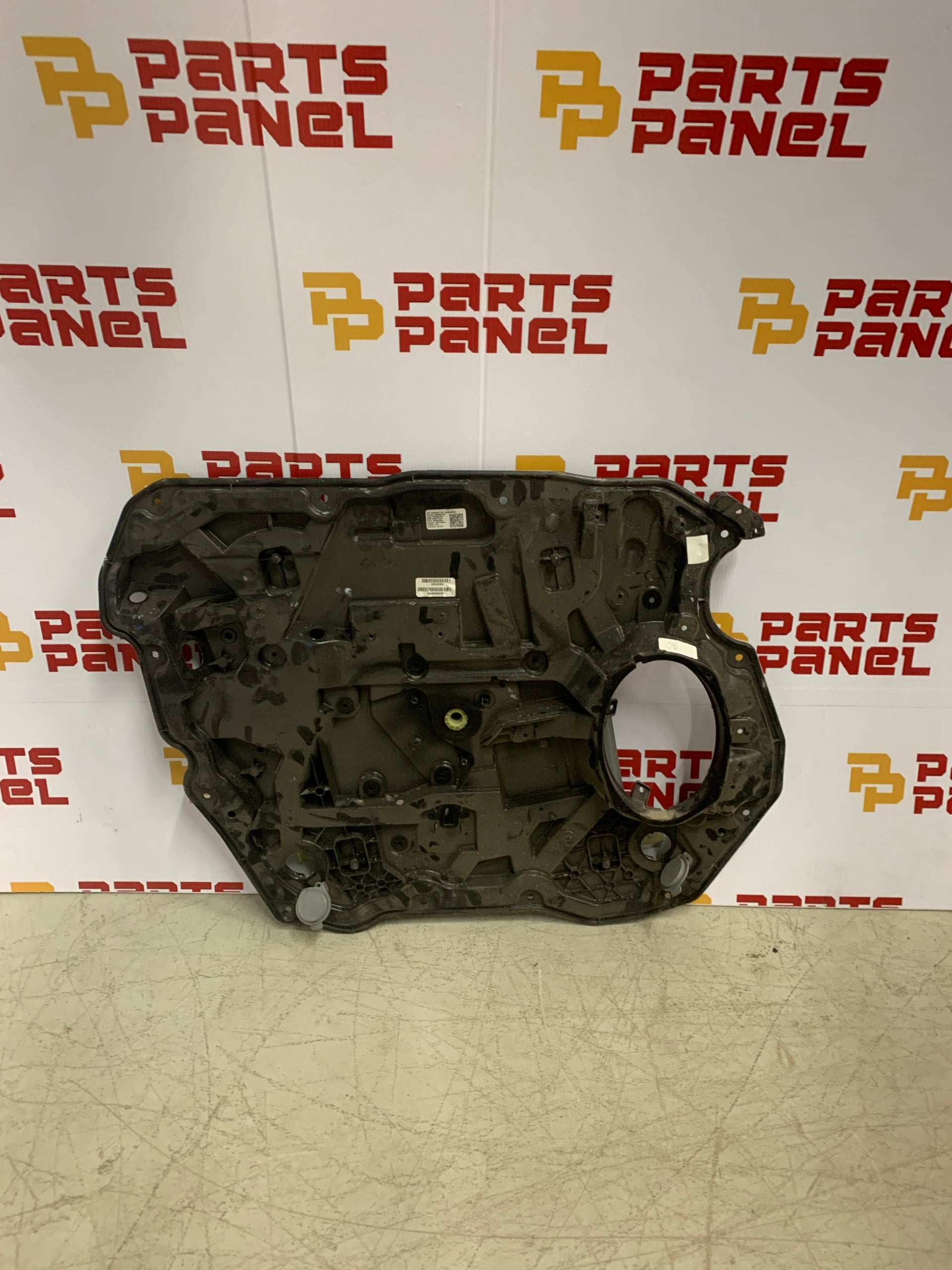 2019 - 2024 RAM 1500 DRIVER SIDE FRONT DOOR WINDOW REGULATOR INNER PANEL CB59114P