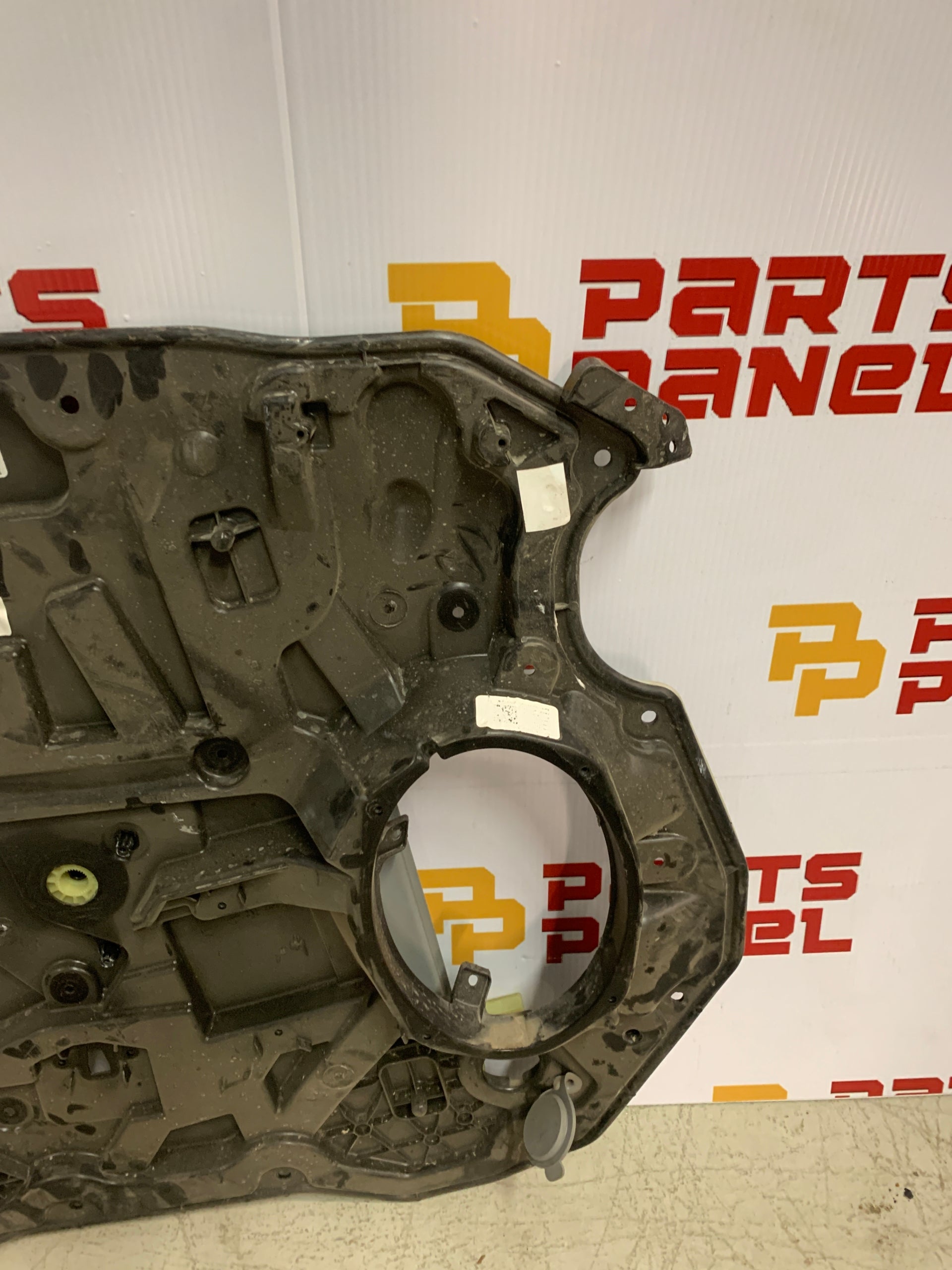 2019 - 2024 RAM 1500 DRIVER SIDE FRONT DOOR WINDOW REGULATOR INNER PANEL CB59114P